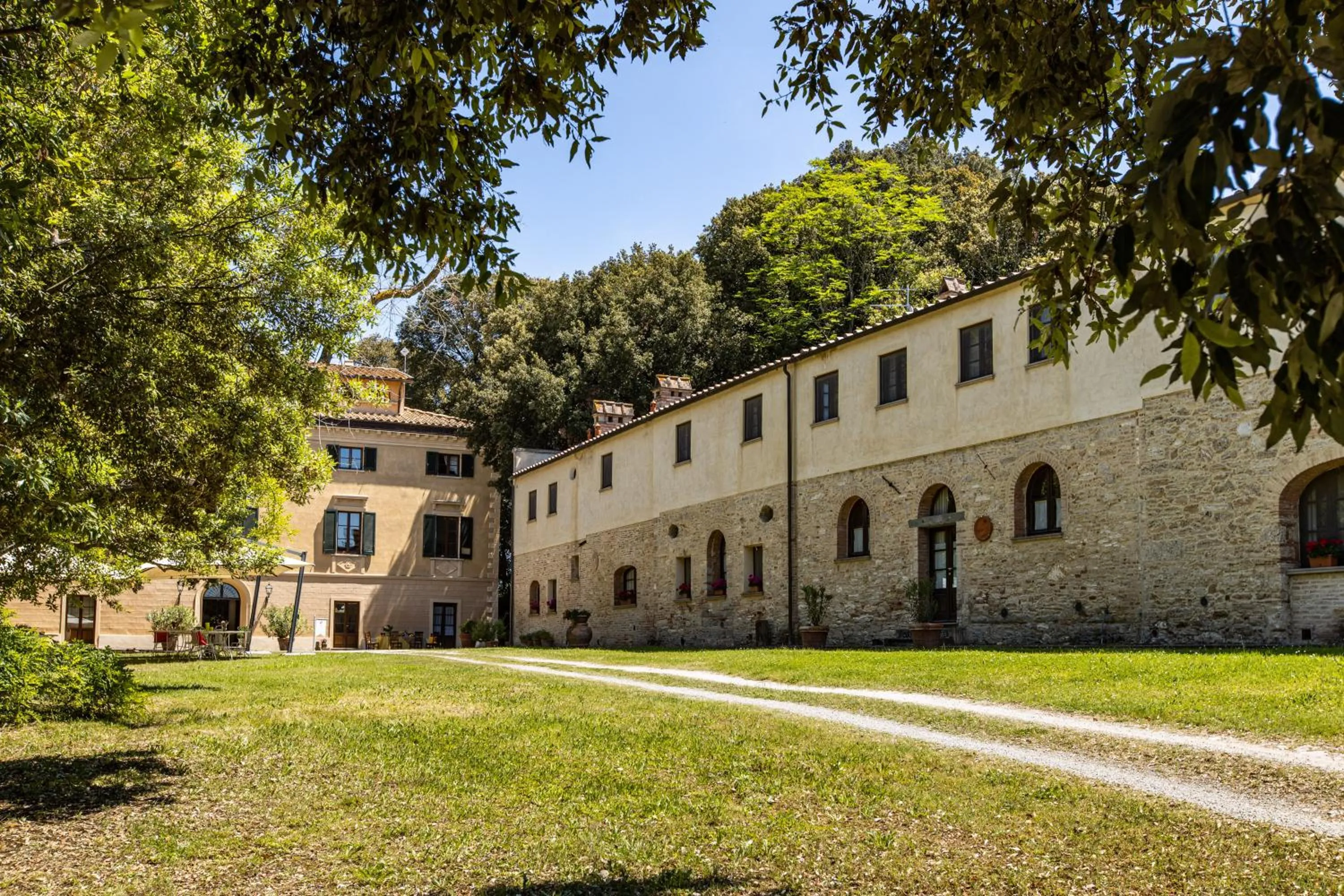 Property building in Tenuta Quarrata