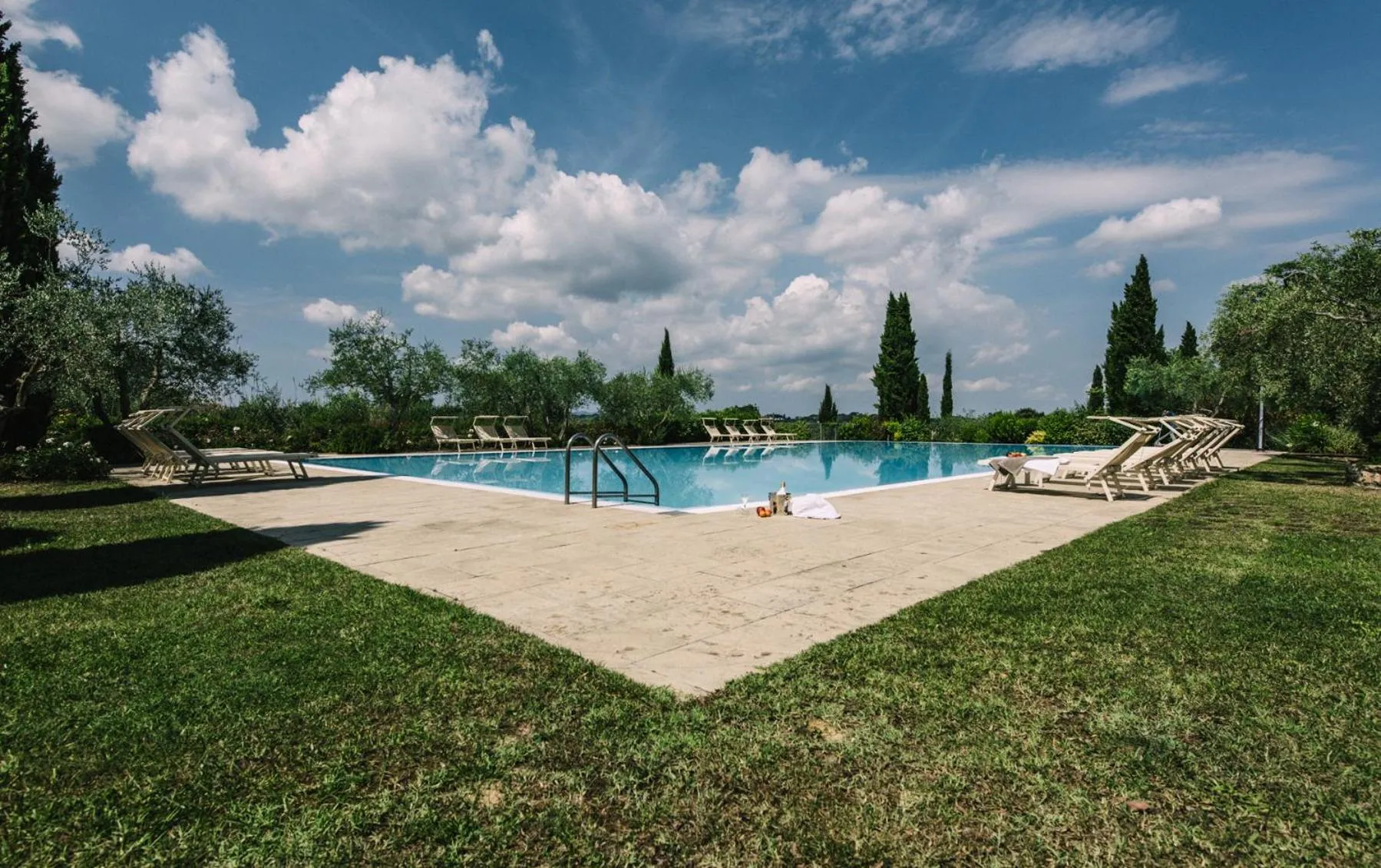 Swimming pool in Tenuta Quarrata