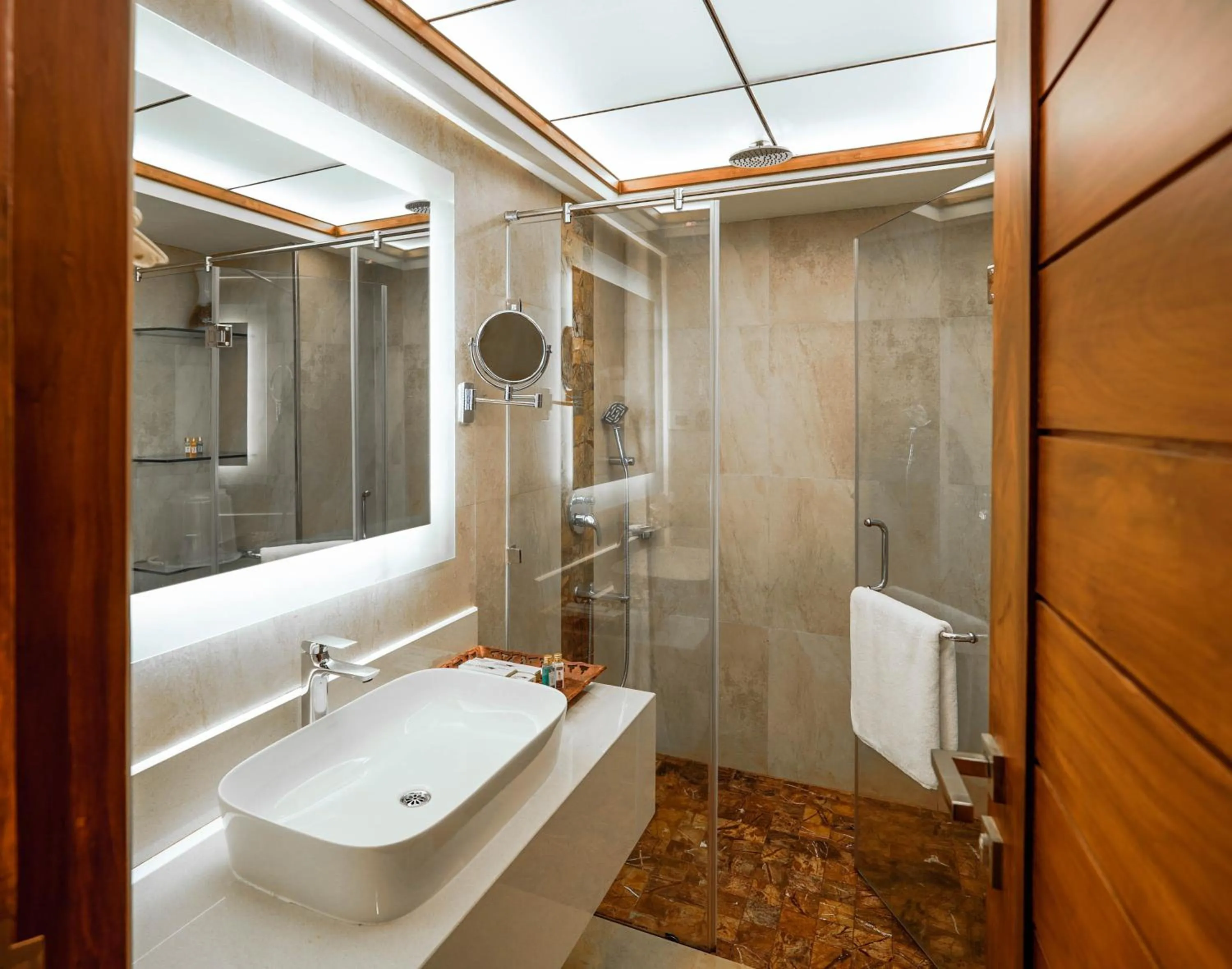 Bathroom in Chandys Windy Woods Munnar