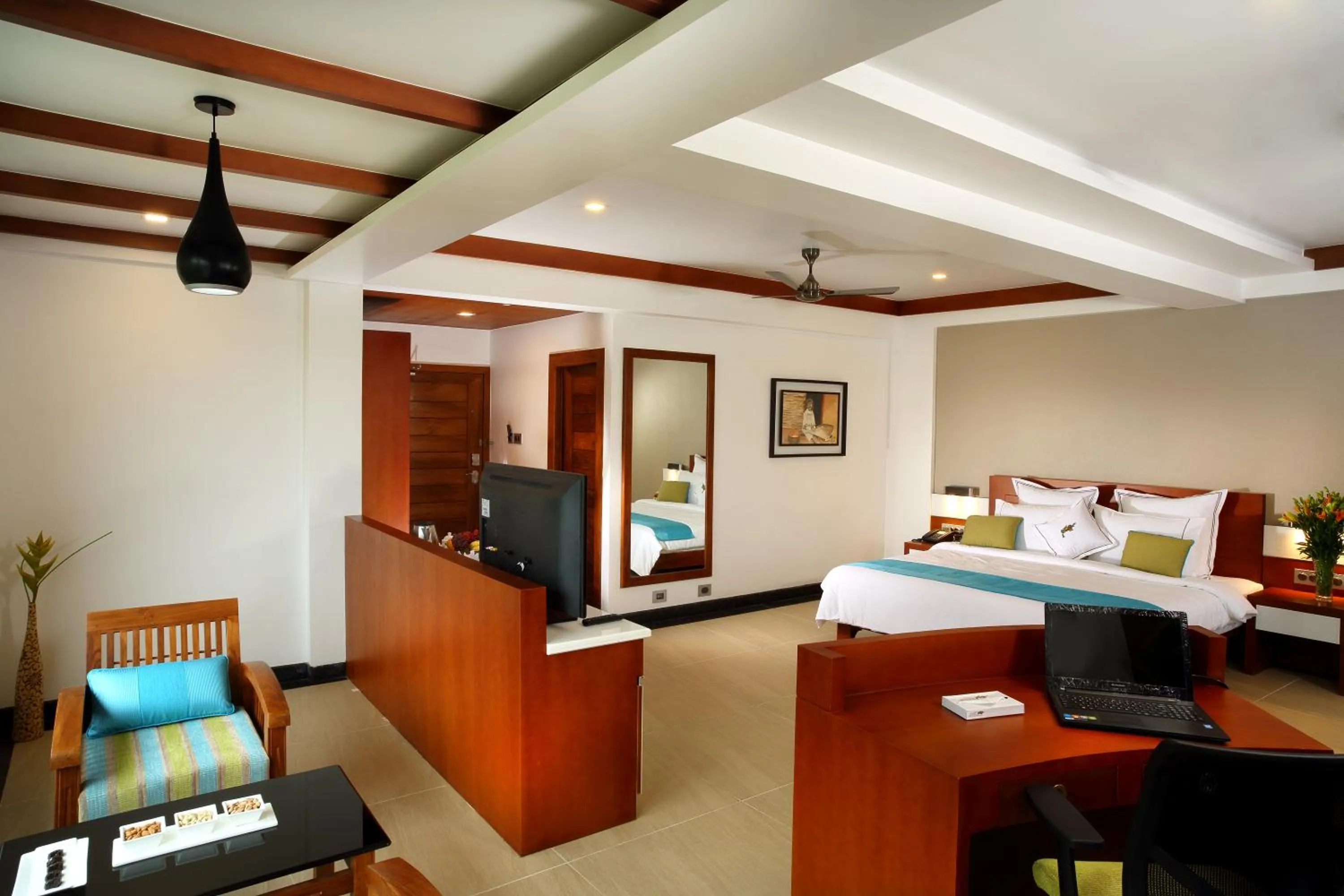 Photo of the whole room, Bed in Chandys Windy Woods Munnar