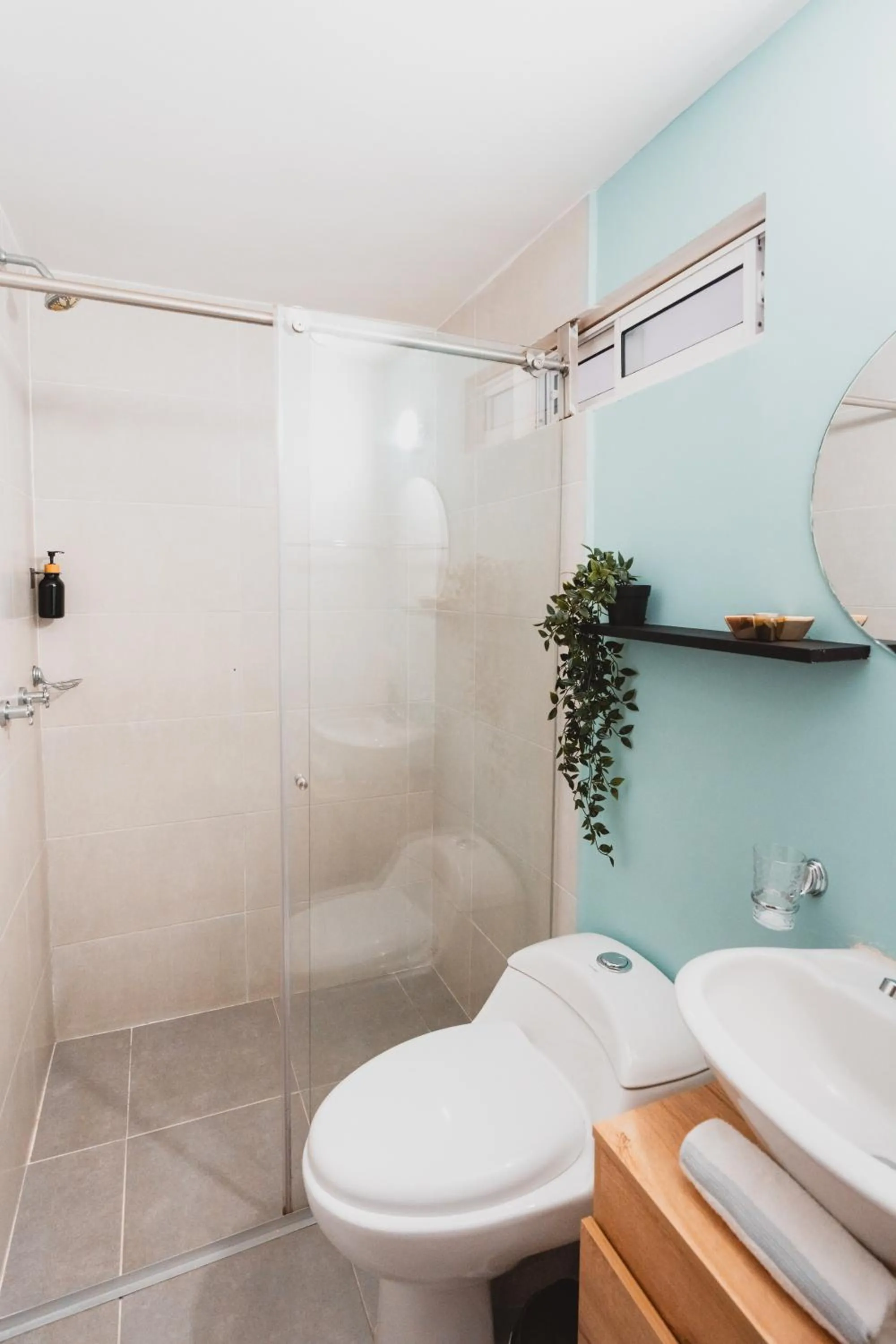 Bathroom in AC - House Laureles - Self Cheking