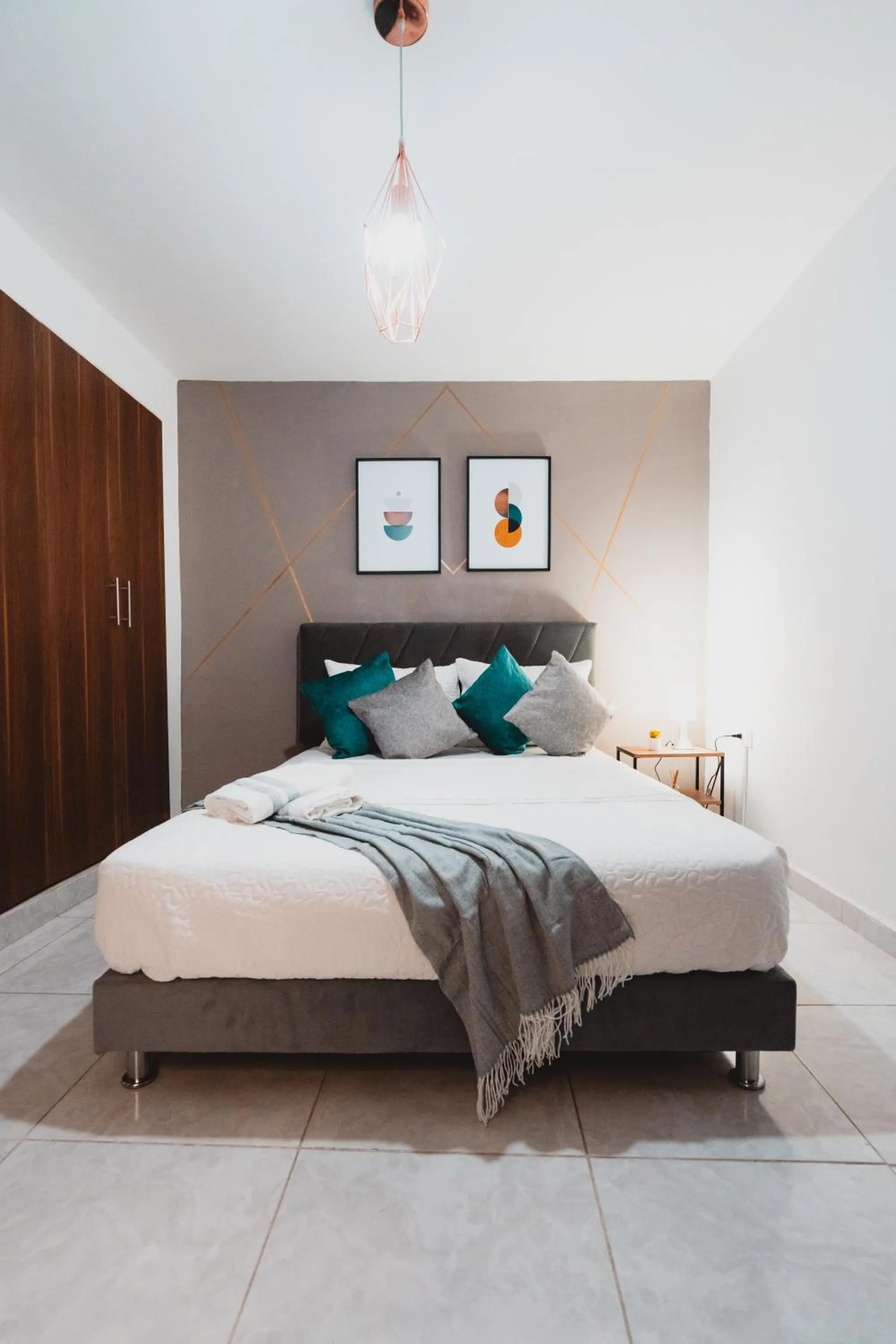 Bed in AC - House Laureles - Self Cheking