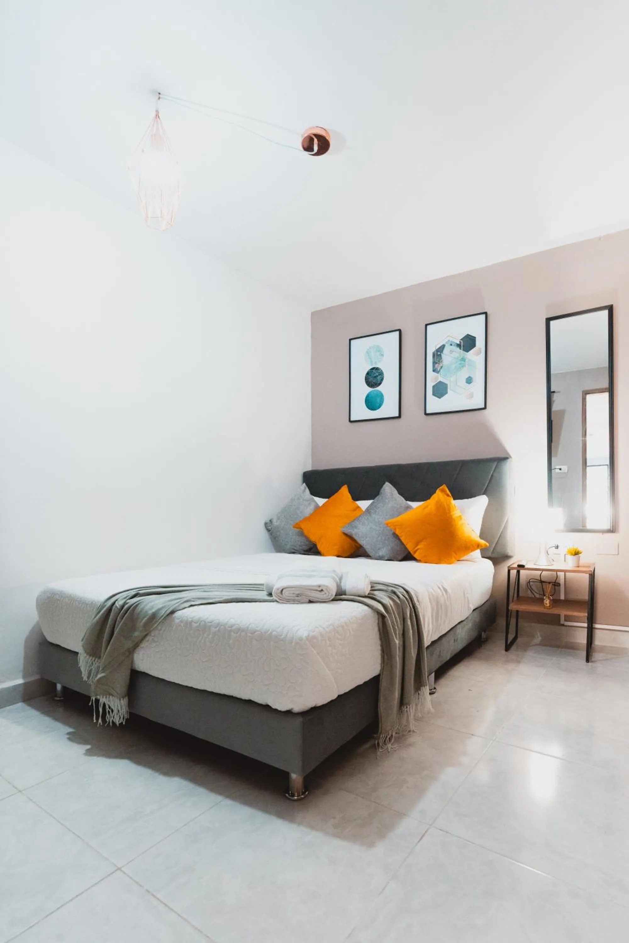 Bed in AC - House Laureles - Self Cheking