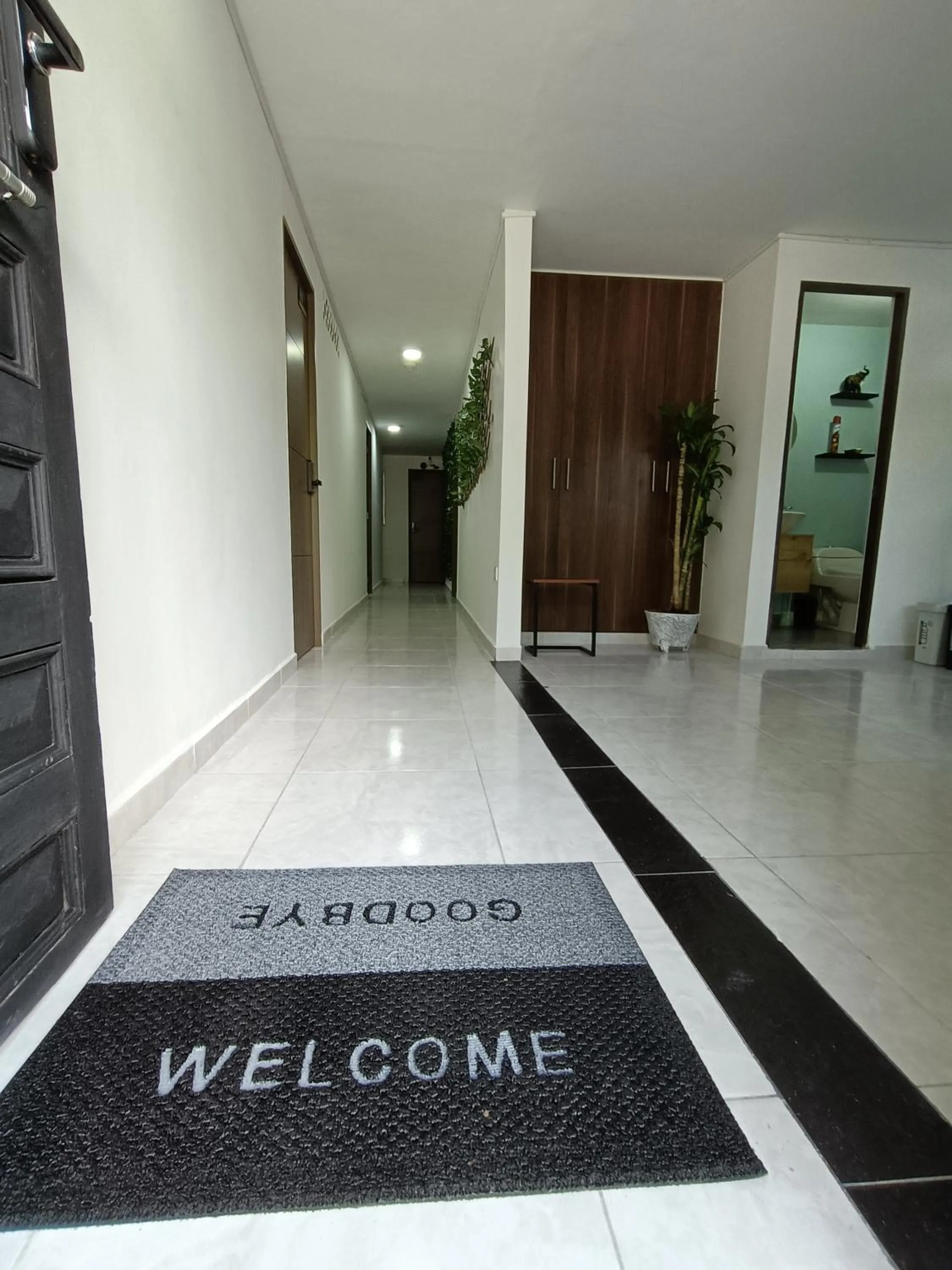 Facade/entrance in AC - House Laureles - Self Cheking
