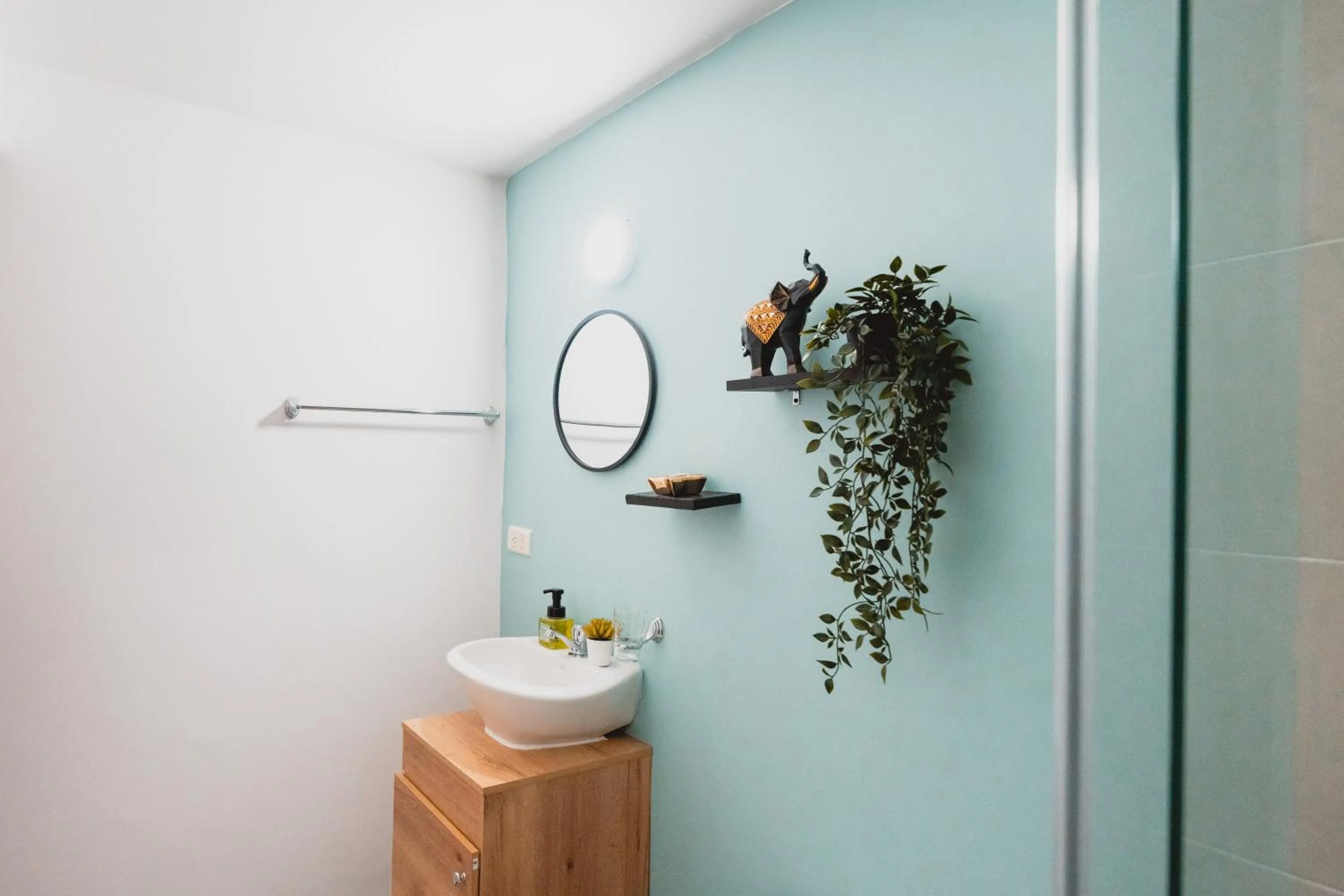 Bathroom in AC - House Laureles - Self Cheking