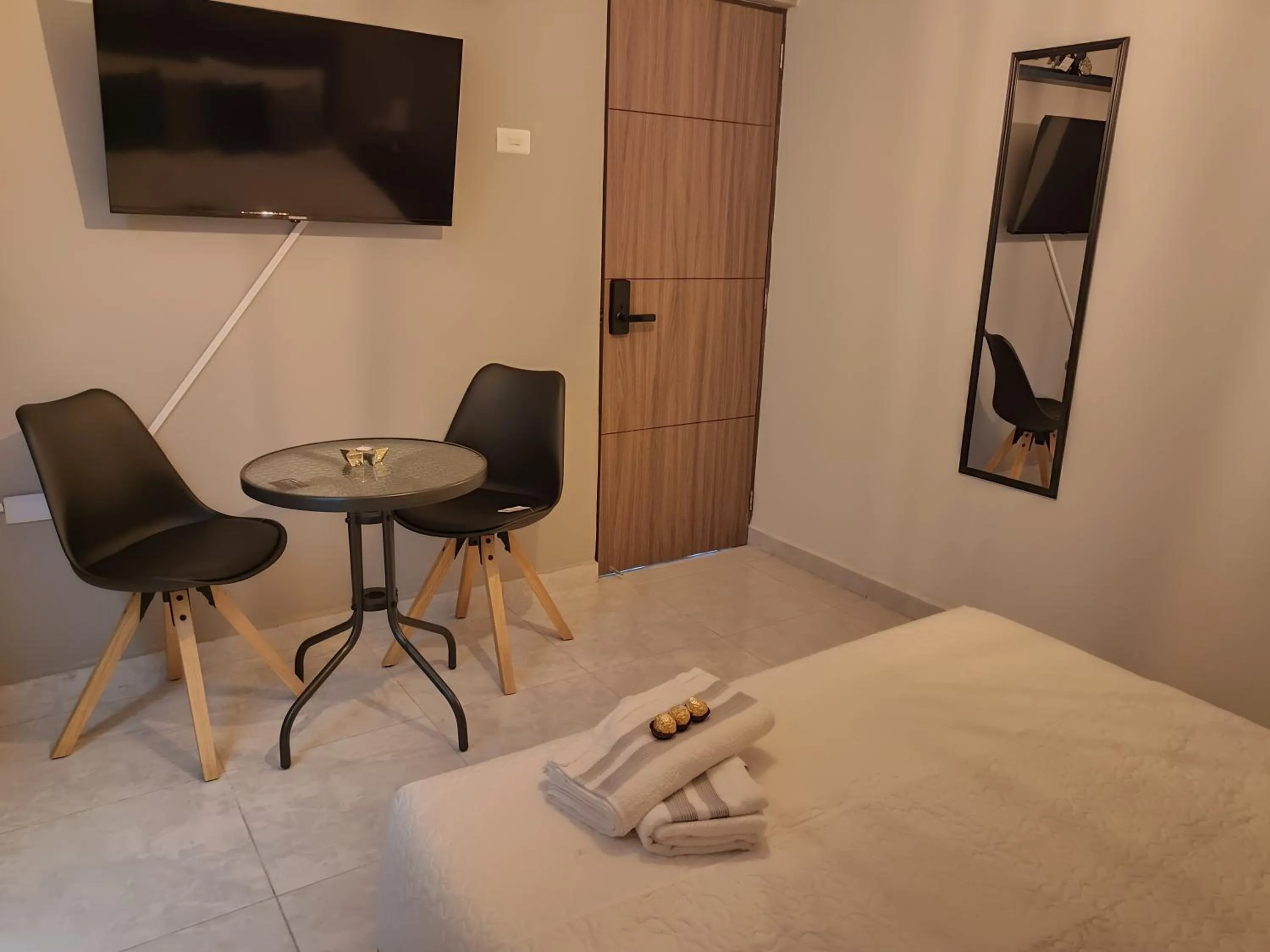 TV and multimedia, Bed in AC - House Laureles - Self Cheking