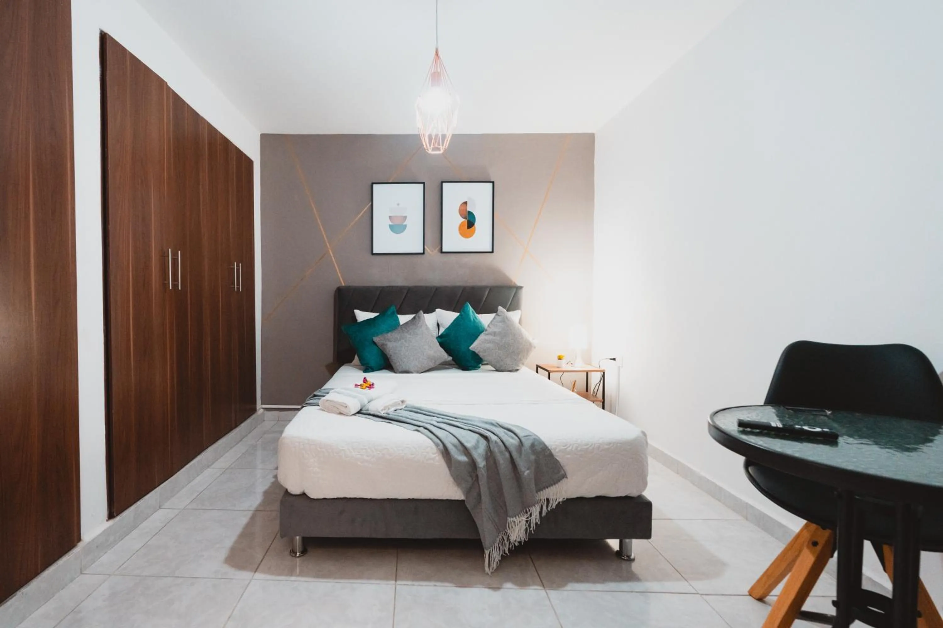 Bed in AC - House Laureles - Self Cheking
