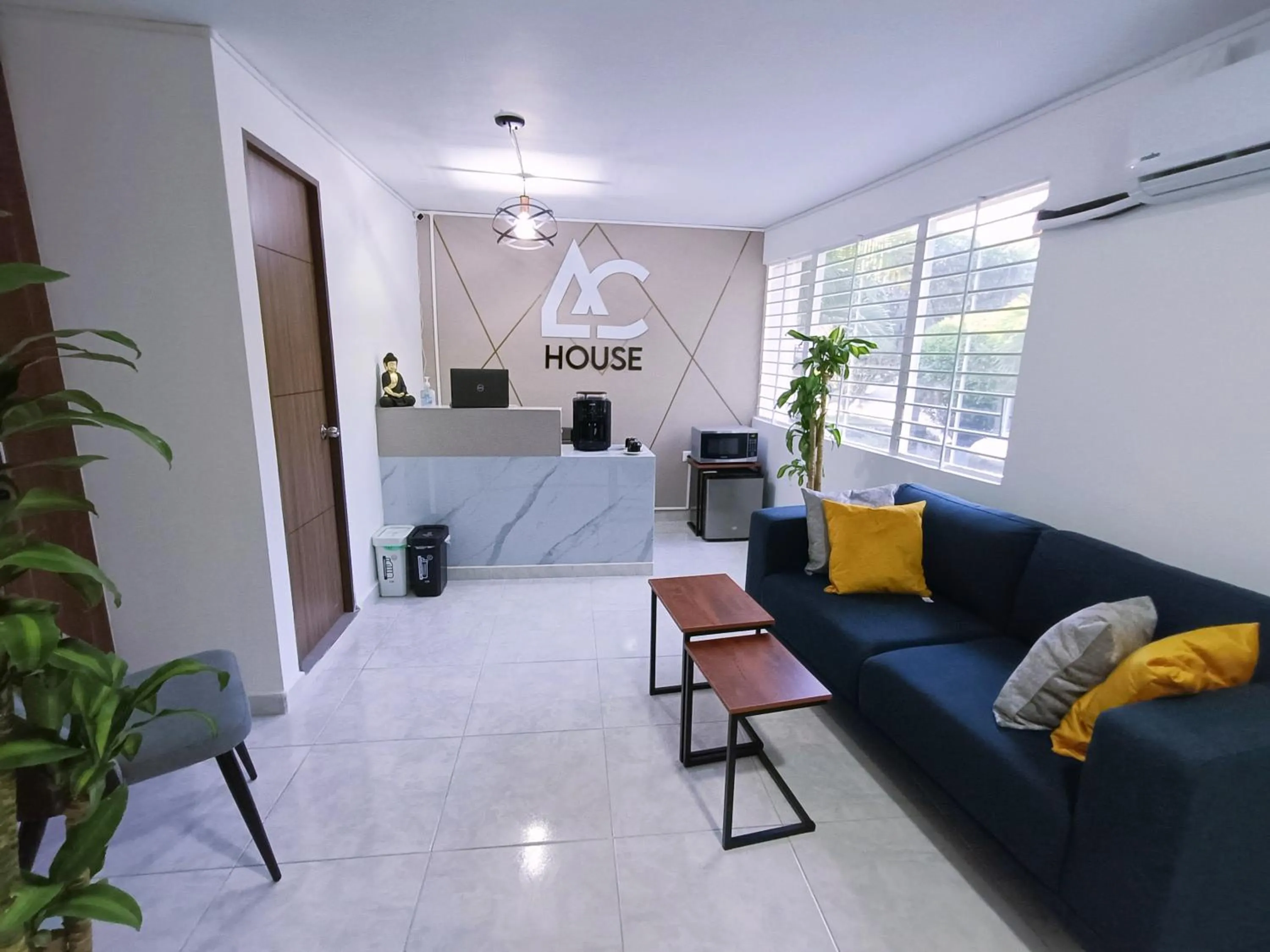 Lobby or reception in AC - House Laureles - Self Cheking