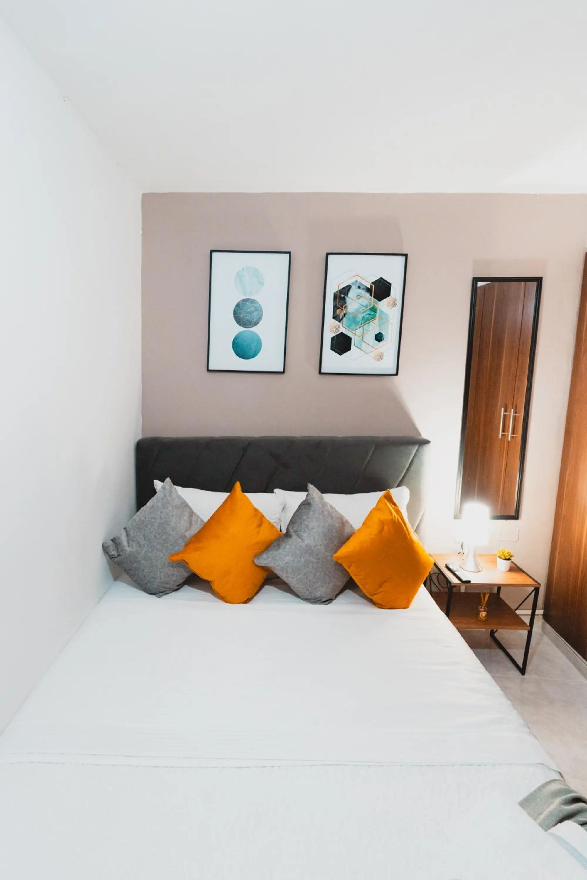 Bed in AC - House Laureles - Self Cheking