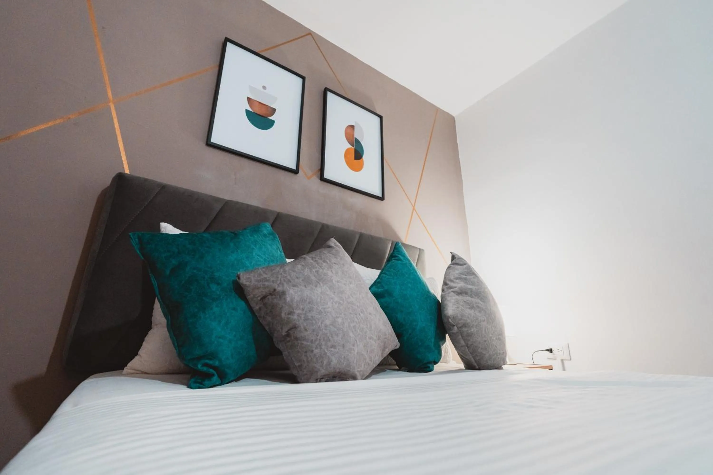 Bed in AC - House Laureles - Self Cheking
