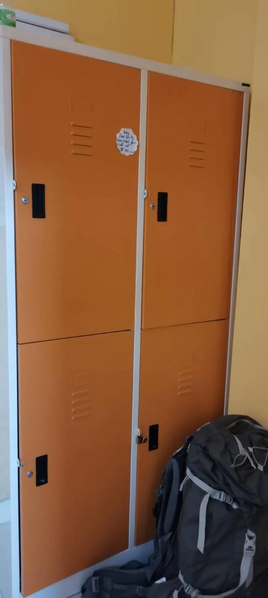 microwave in Chiang Mai Happy House Hostel