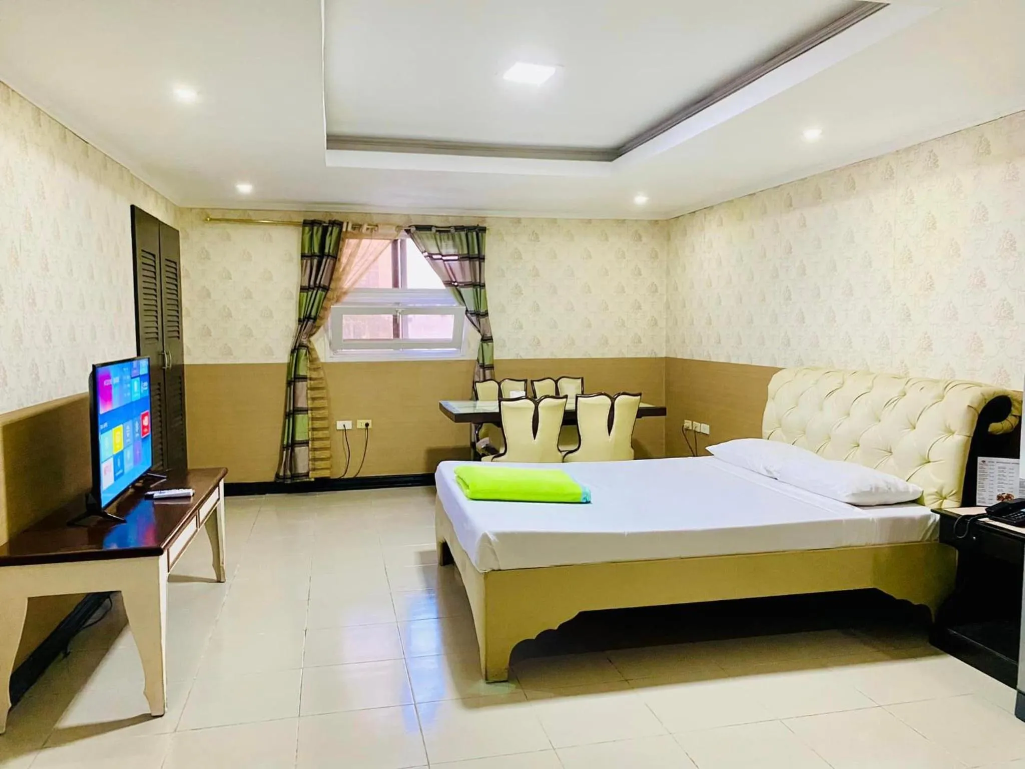 Photo of the whole room, Bed in PJ INN HOTEL