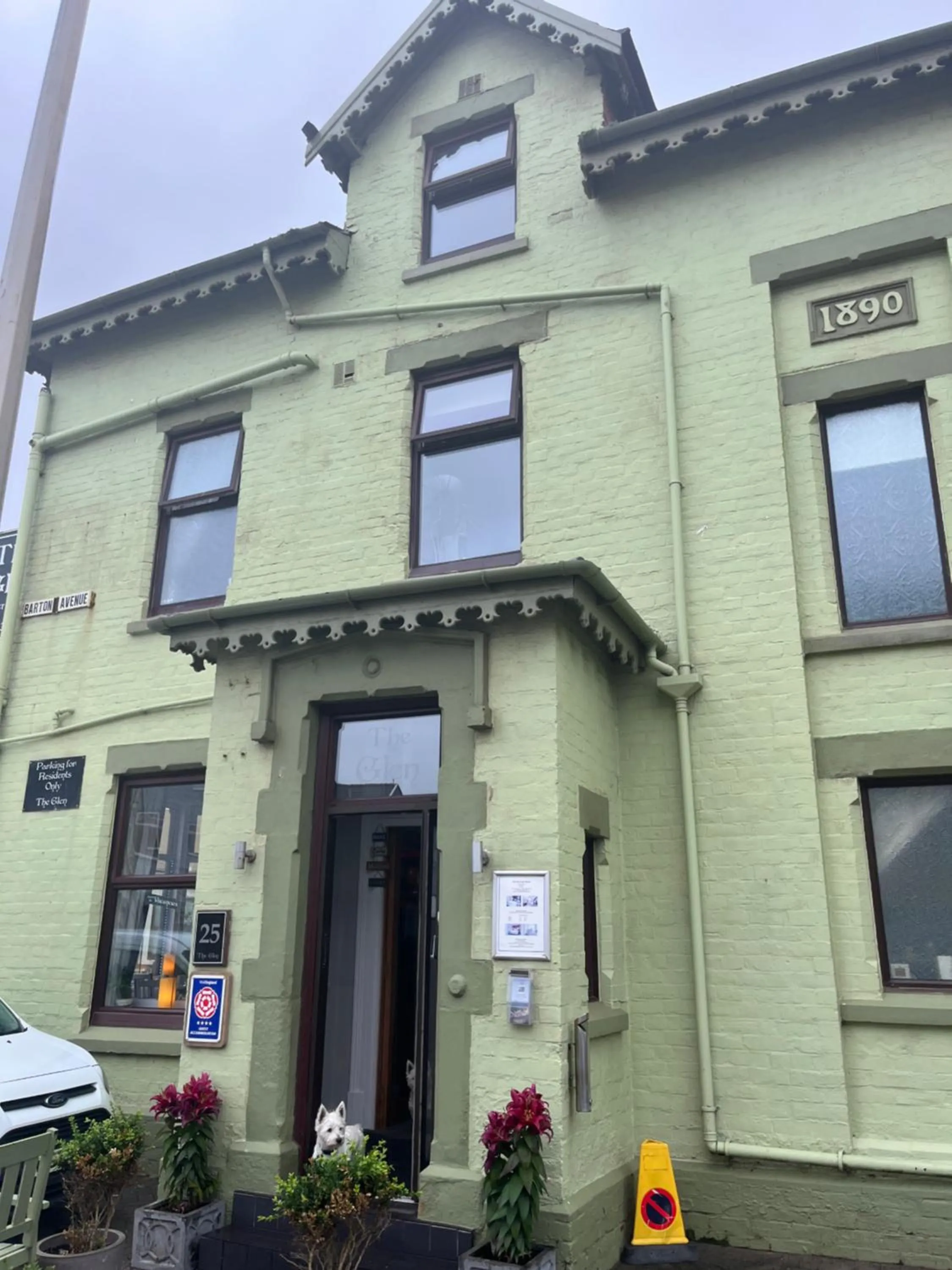 Glen Guest House