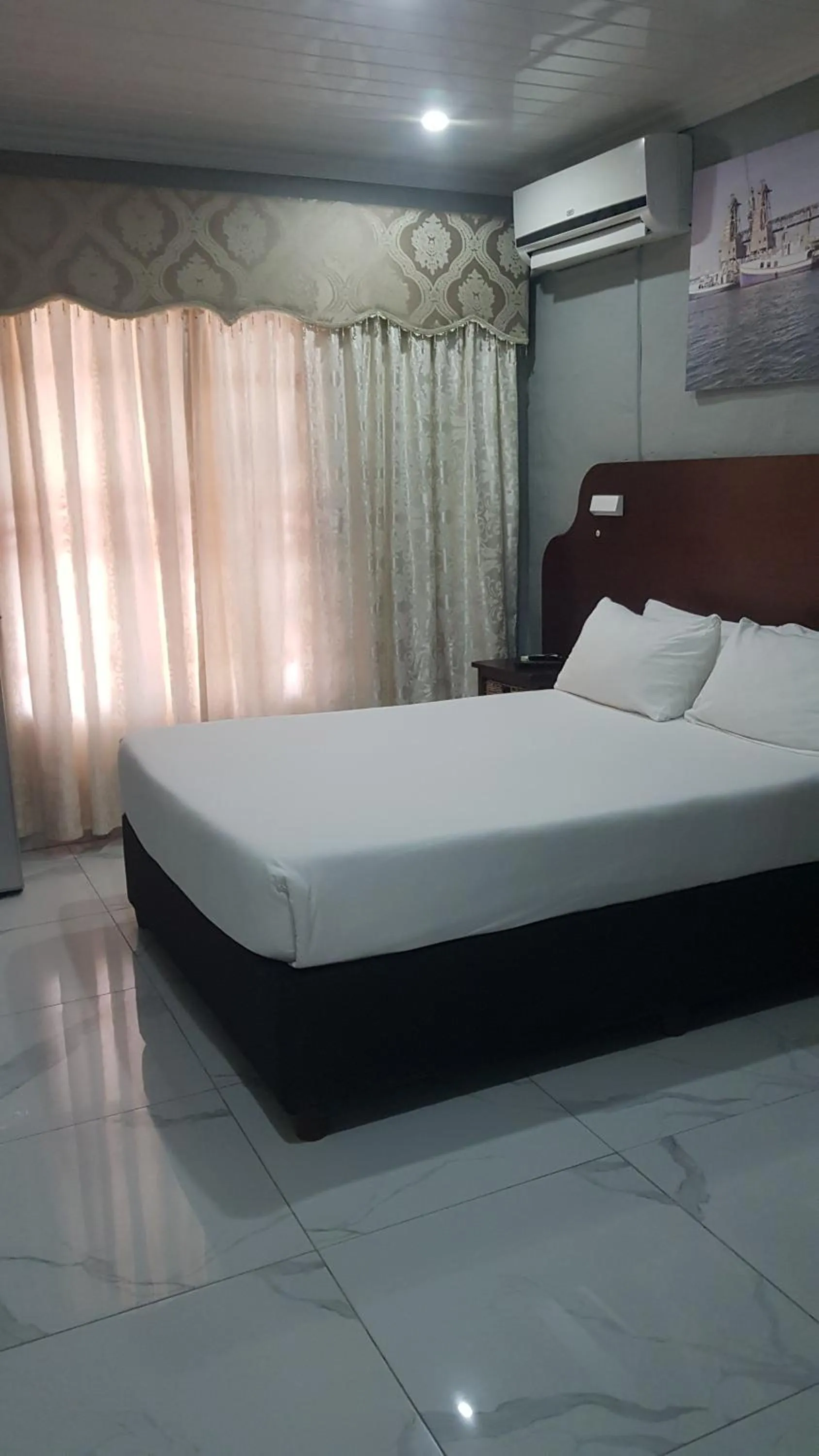 Photo of the whole room, Bed in Rainbow Guest House and Tours