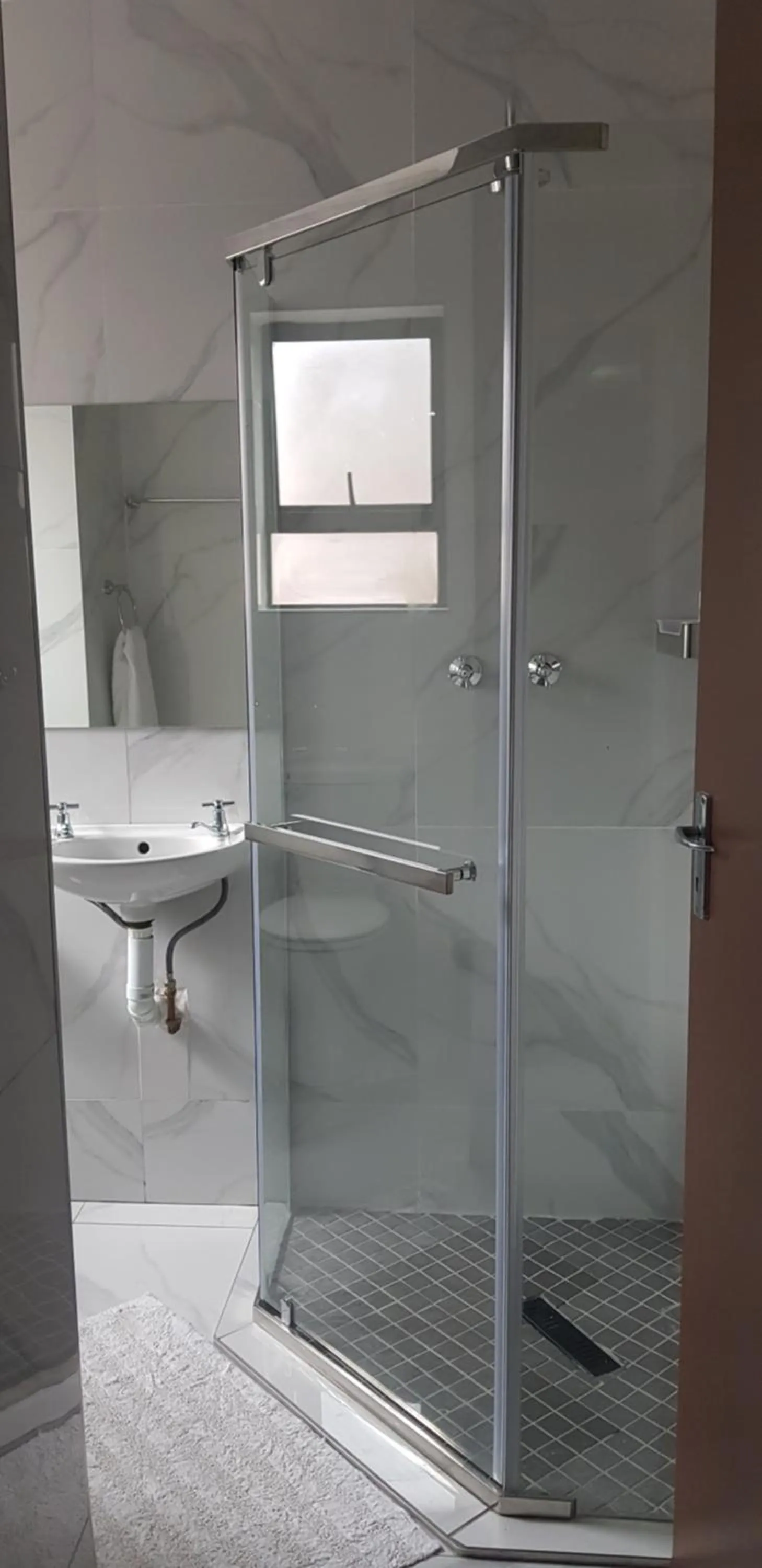 Shower in Rainbow Guest House and Tours