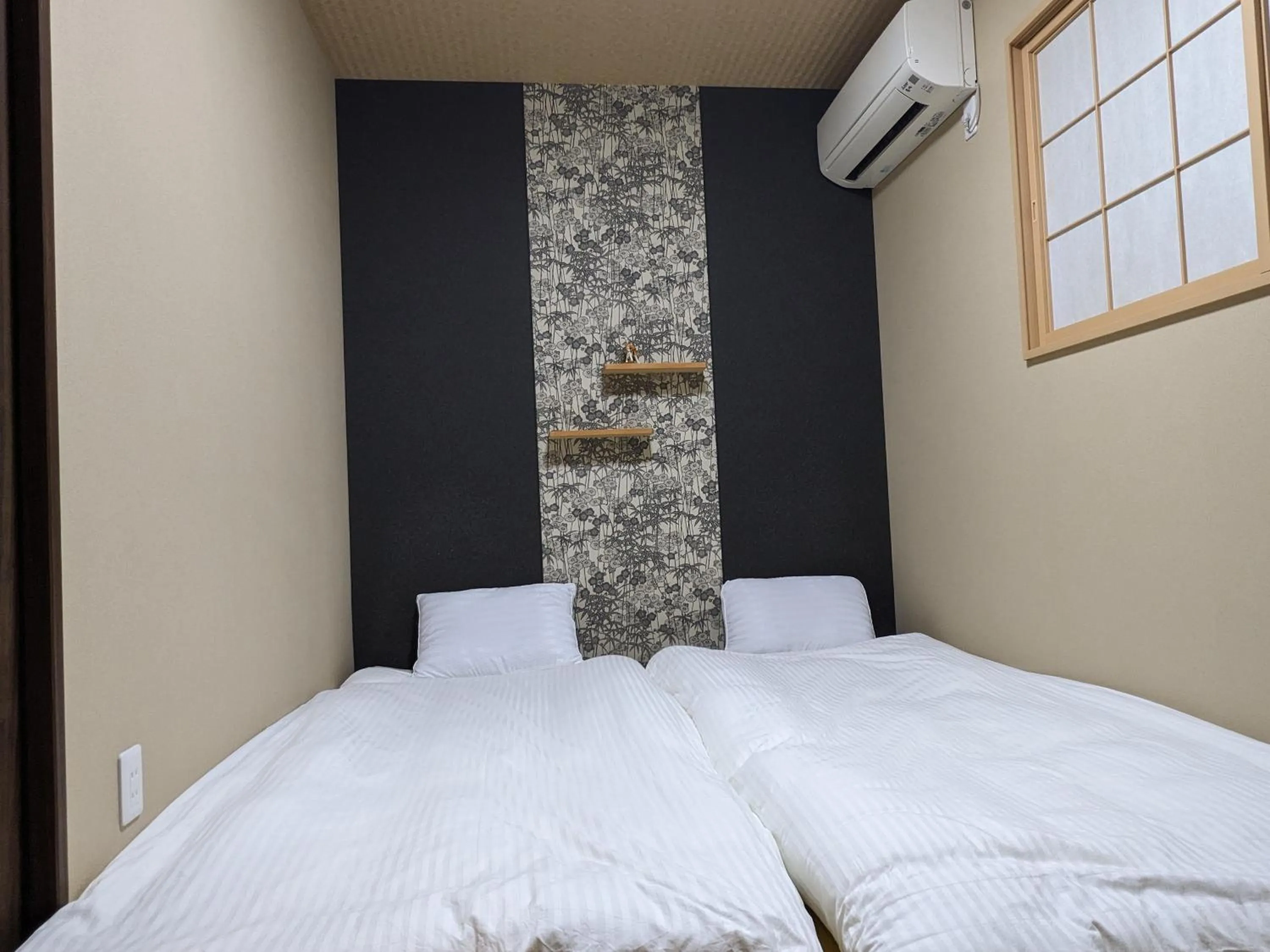 Bed in Moonlight Inn Kujo