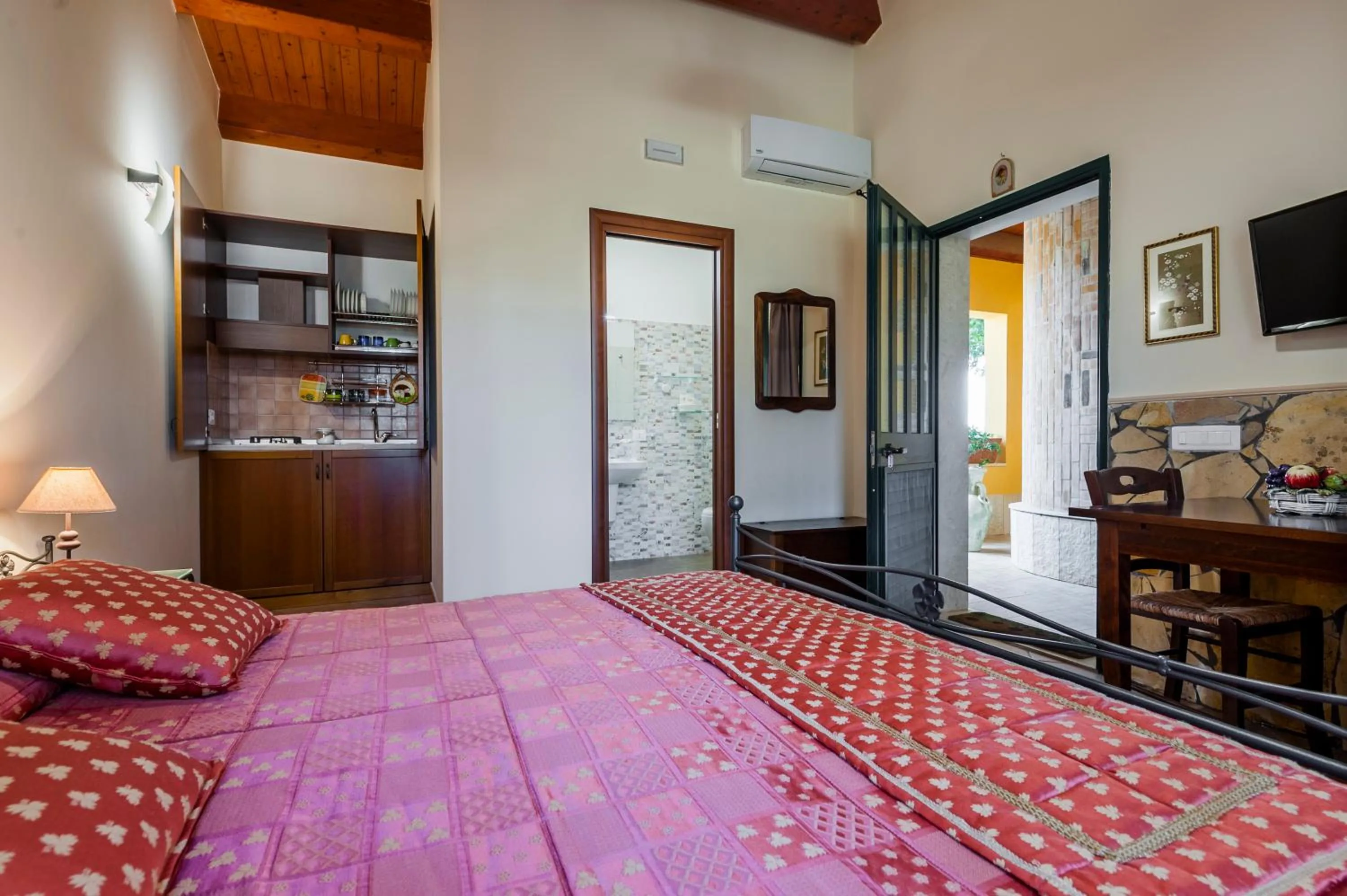 Kitchen or kitchenette, Bed in Valleforno Country House di Charme