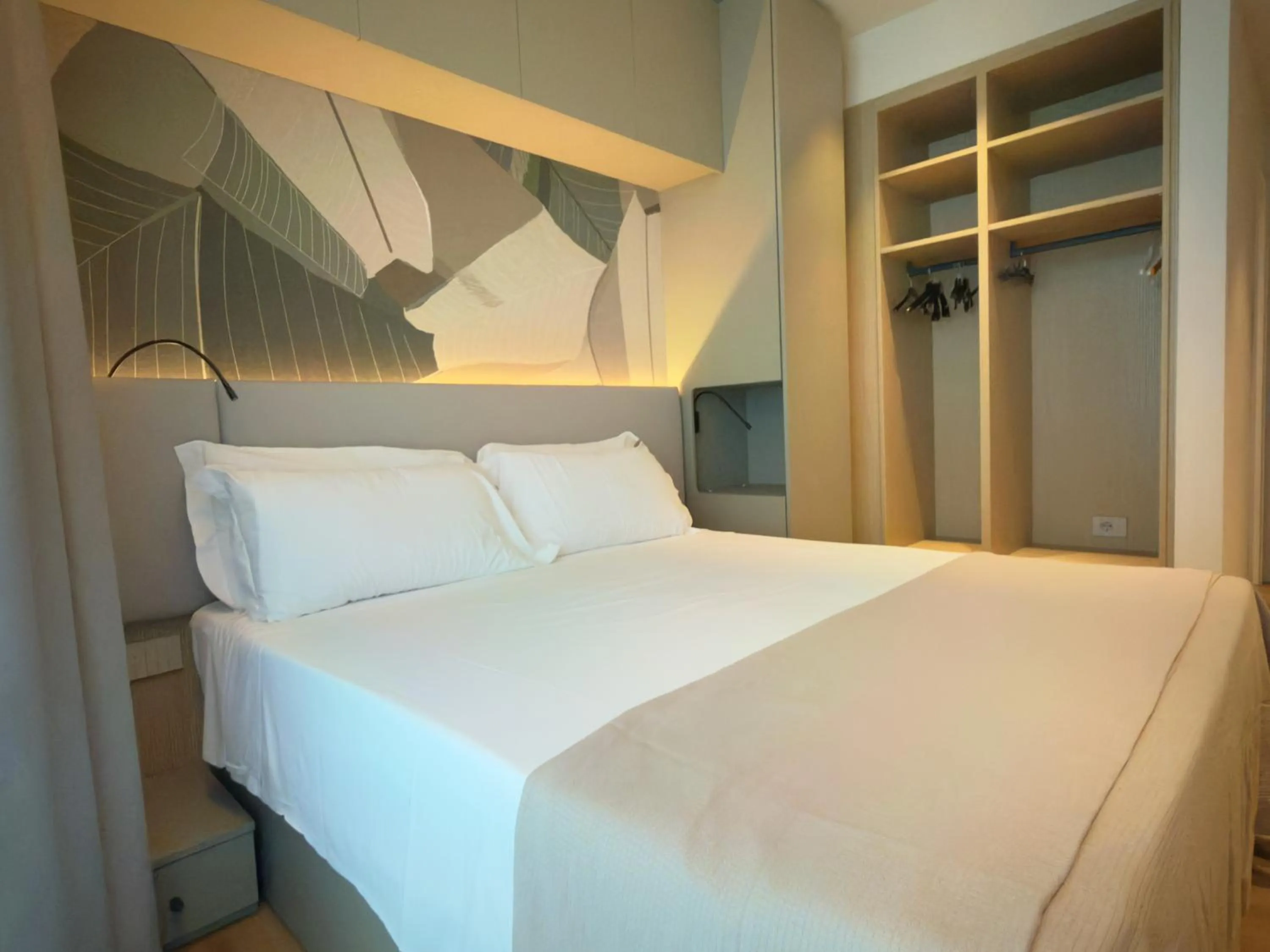 Bed in Hotel Continental