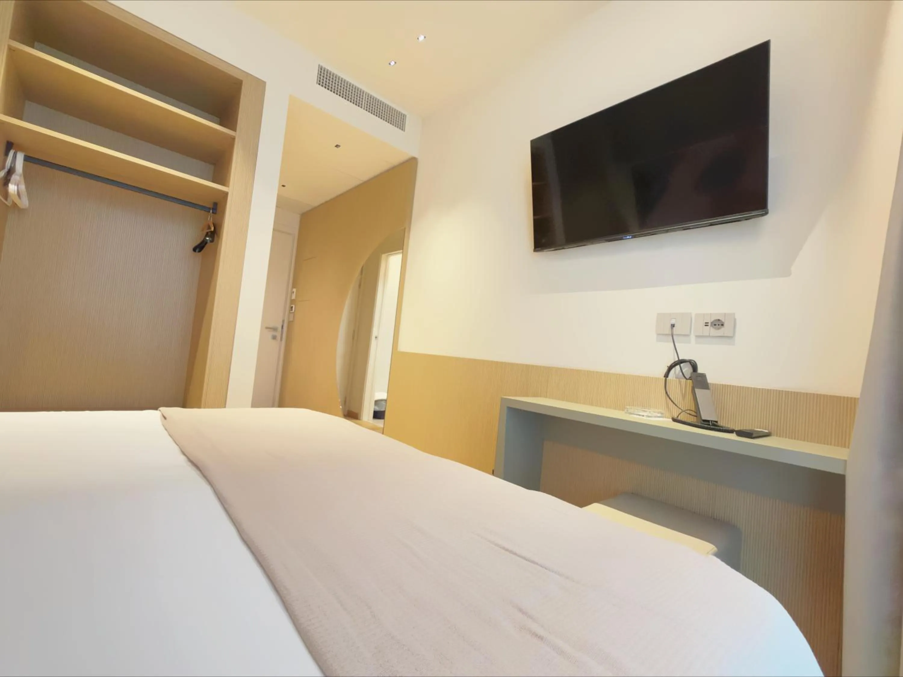 Bed in Hotel Continental