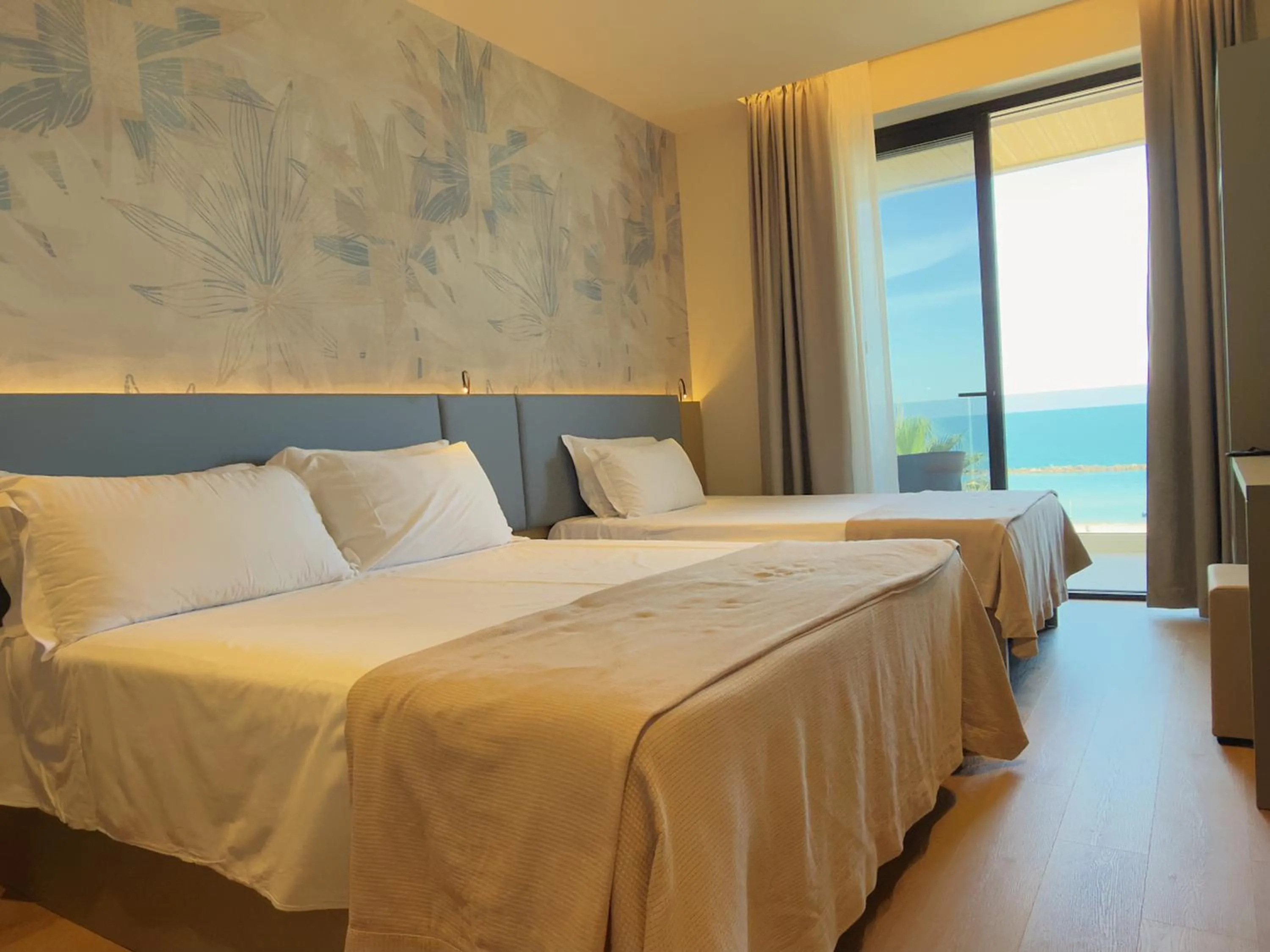 Bed in Hotel Continental