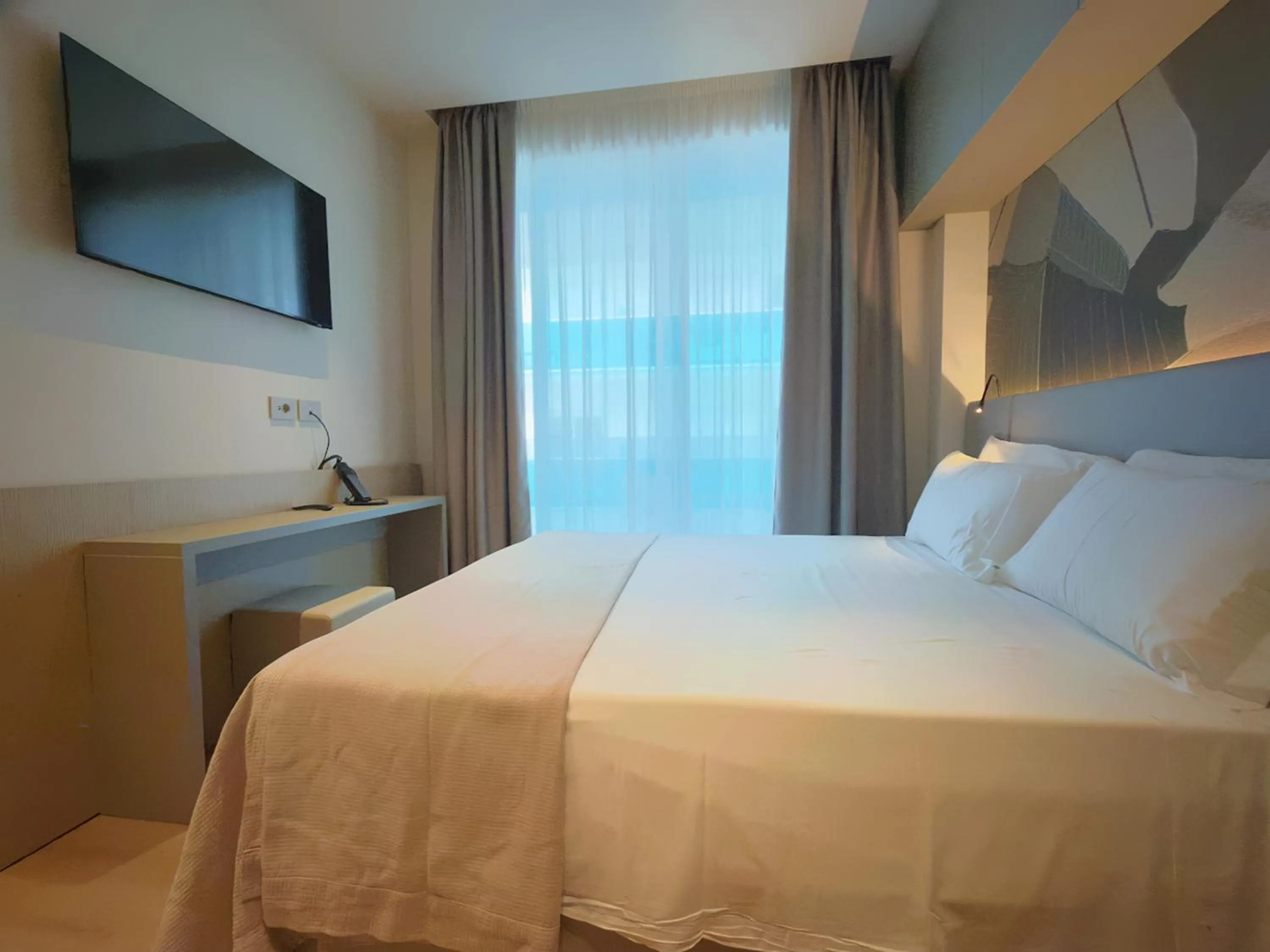 Bed in Hotel Continental