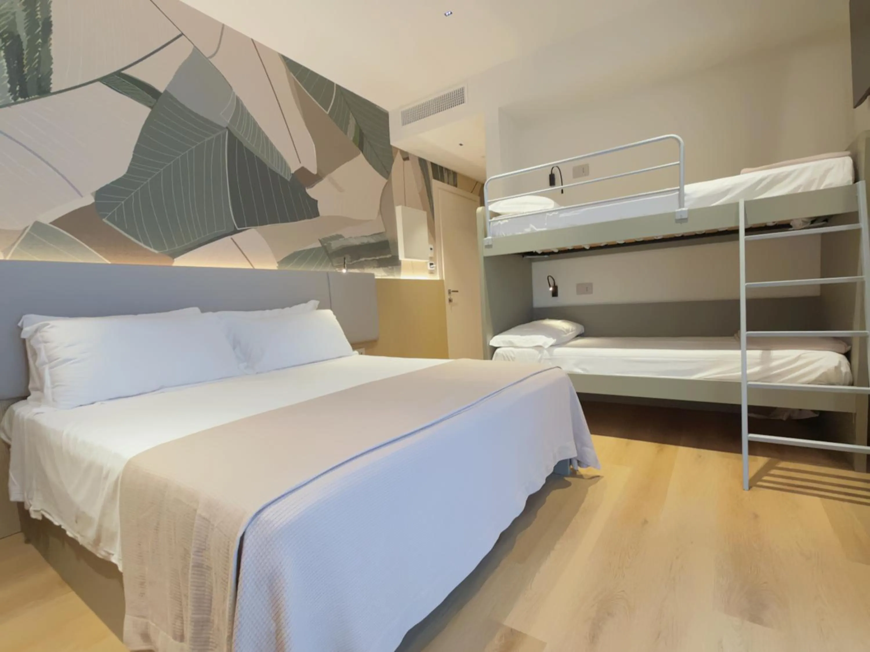 Bed in Hotel Continental