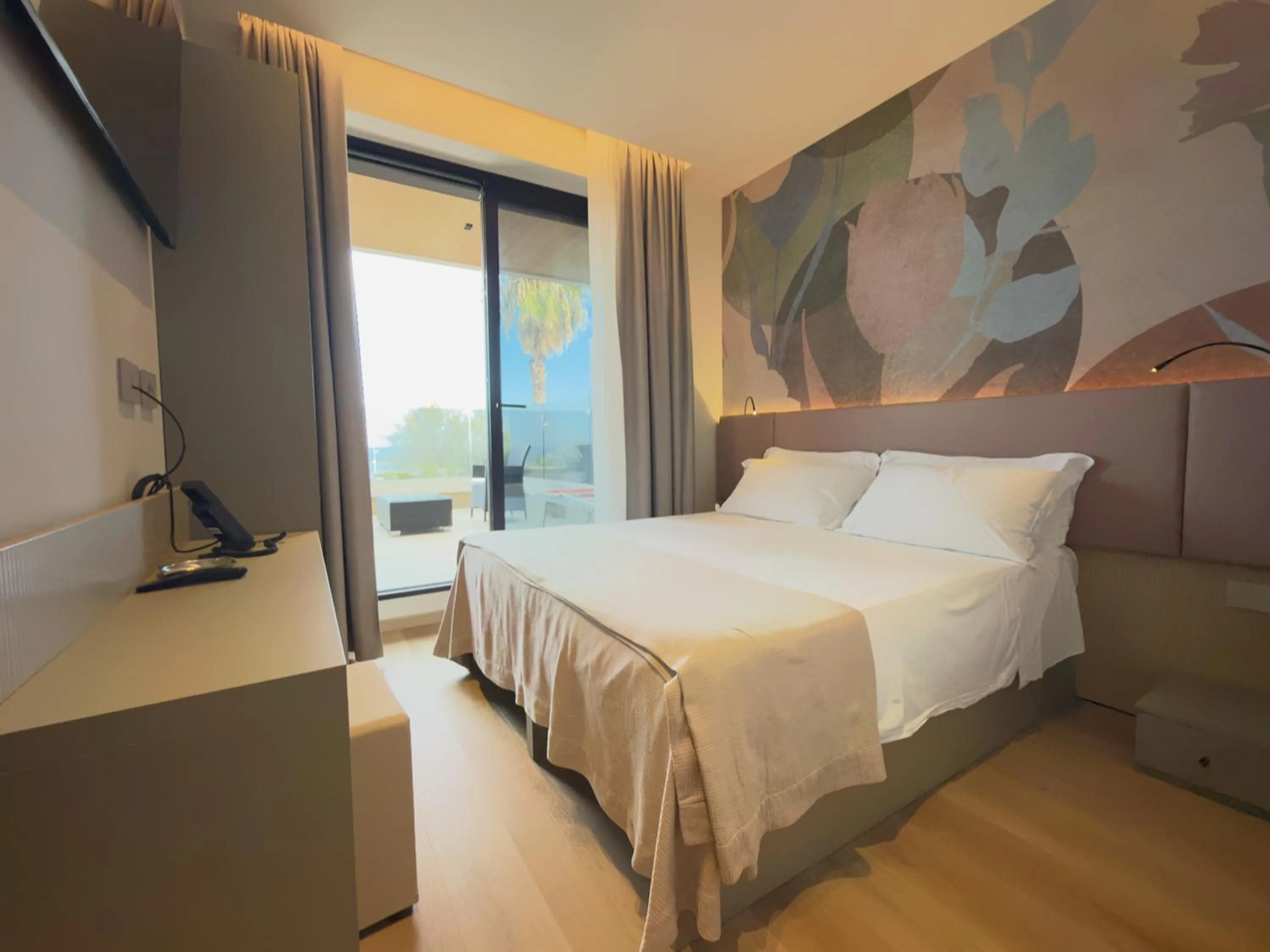 Bed in Hotel Continental