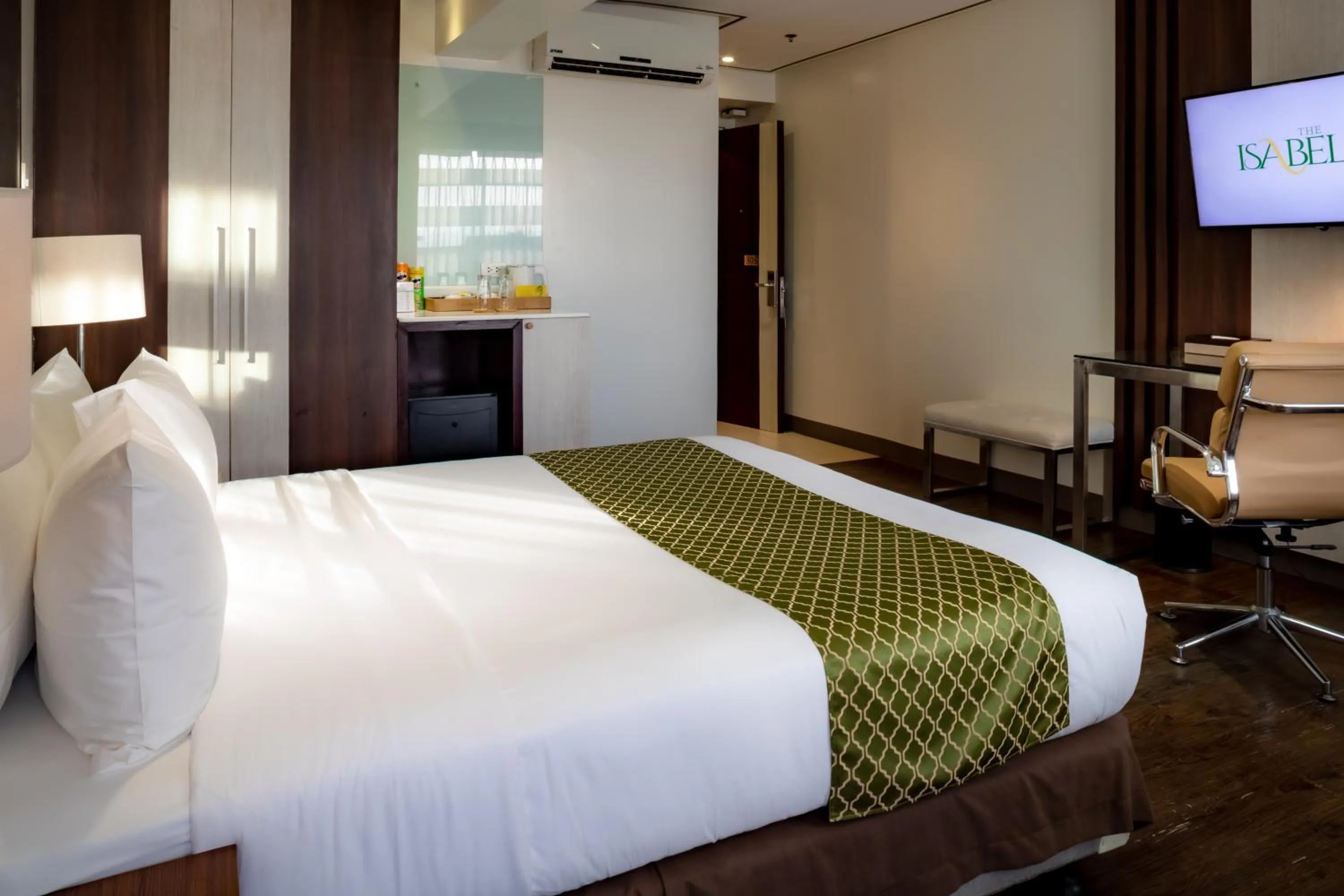 Bed in The Isabelle Hotel