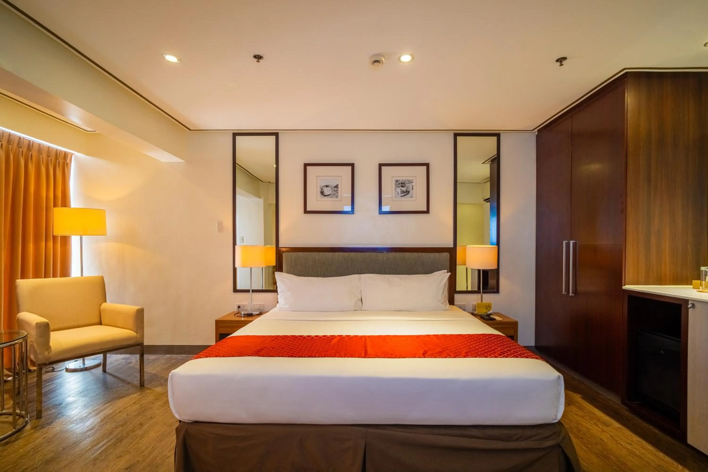 Bedroom, Bed in The Isabelle Hotel