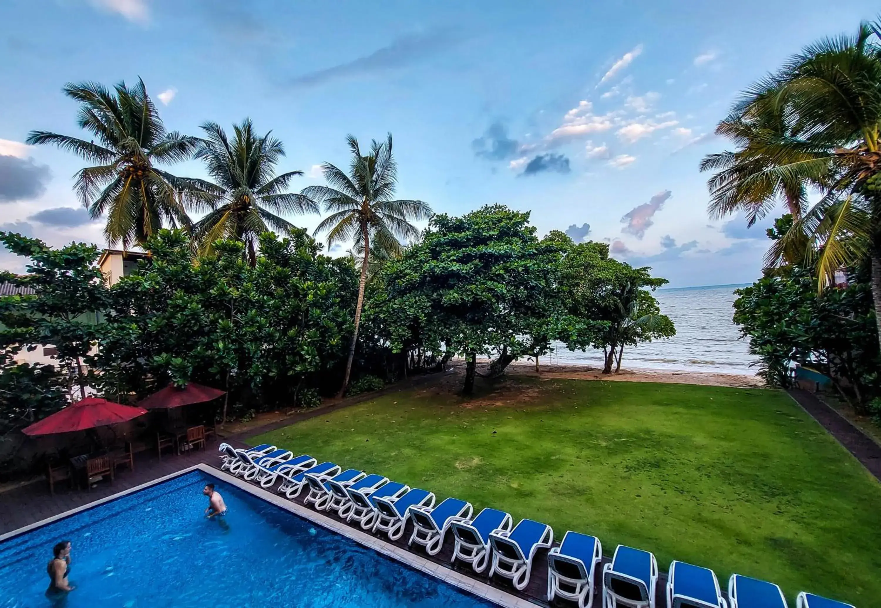Deluxe Double Room with Sea View in Golden Pearl Tangalle Beach Deluxe Double Room with Sea View in Golden Pearl Tangalle Beach