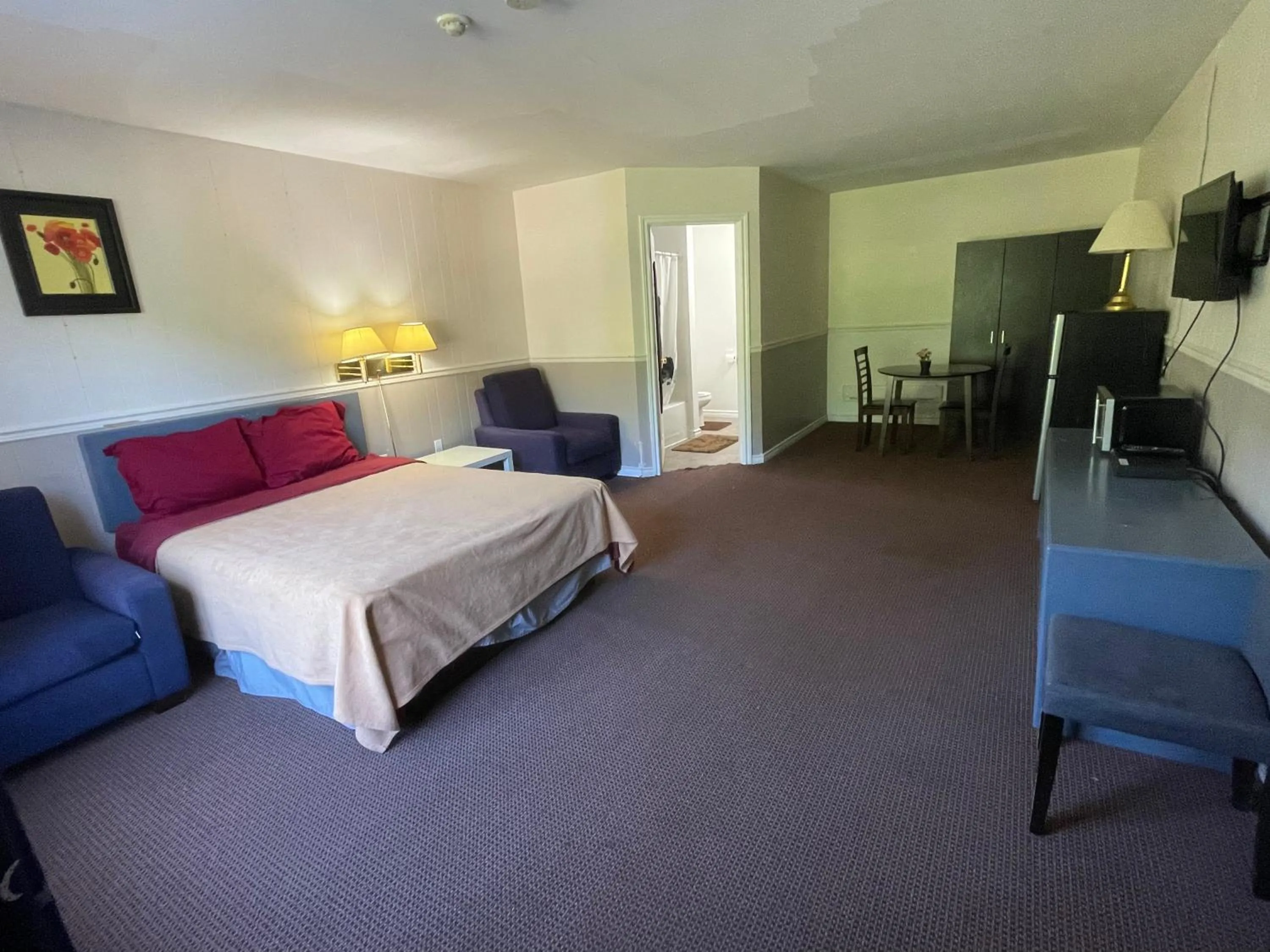 Bedroom in Muskoka Nights