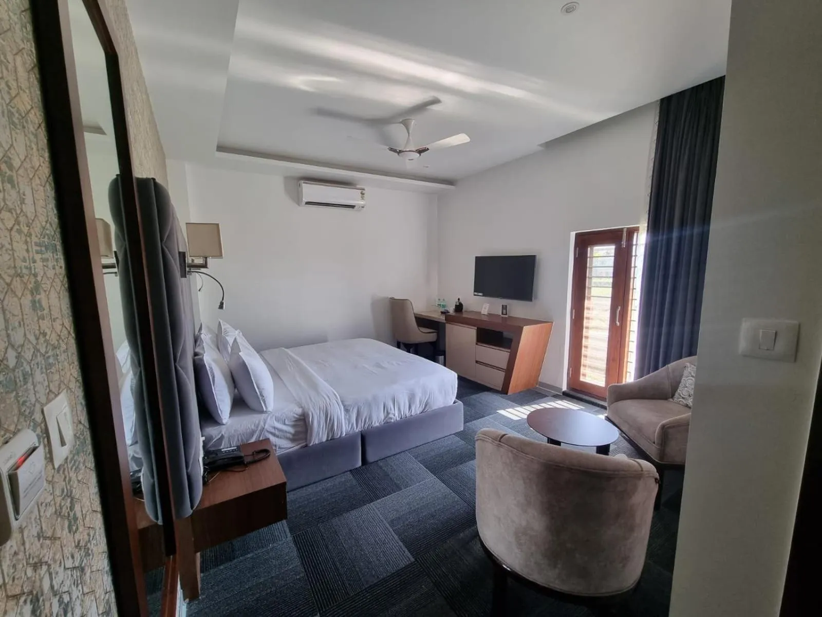 Bedroom in Eminence The Corbett