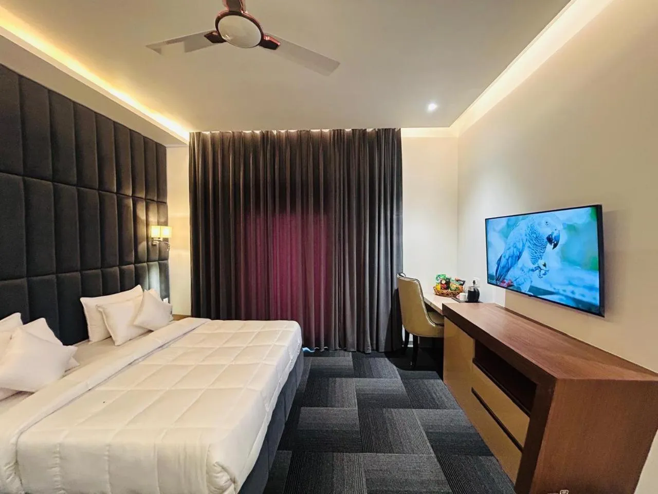 Bedroom in Eminence The Corbett