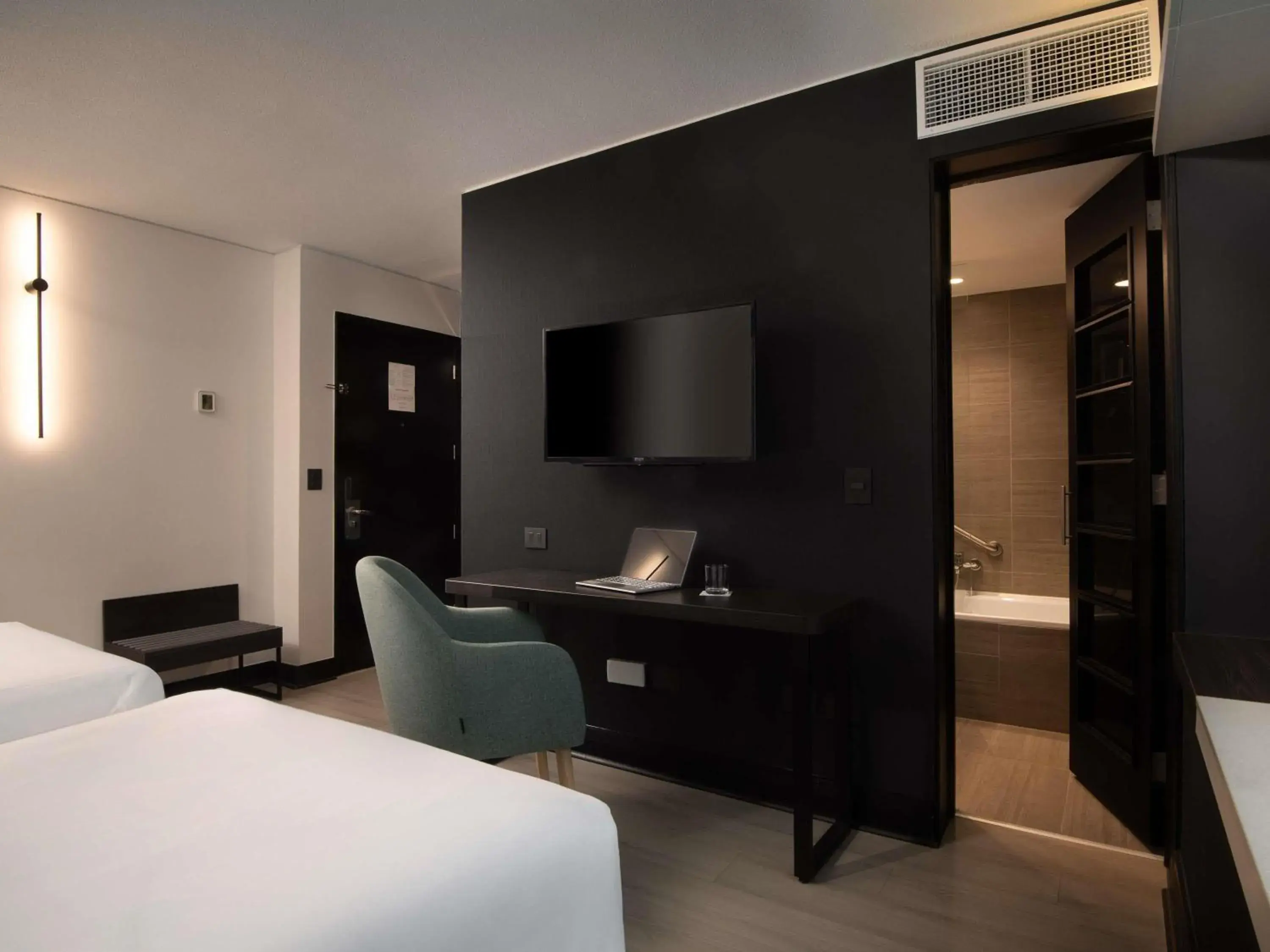 Bedroom, Bed in Novotel Santiago Vitacura Bedroom, Bed in Novotel Santiago Vitacura