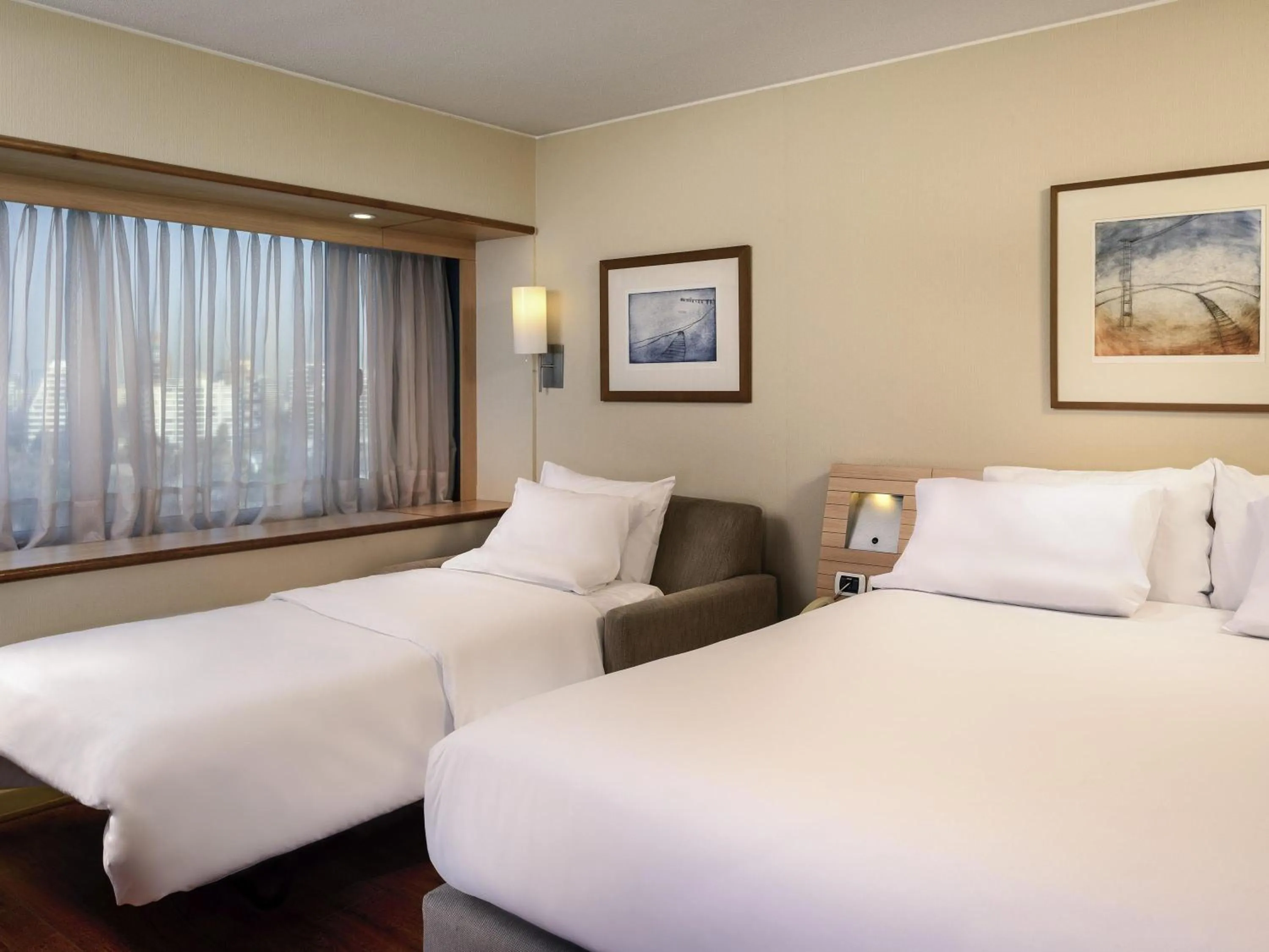 Bedroom, Bed in Novotel Santiago Vitacura