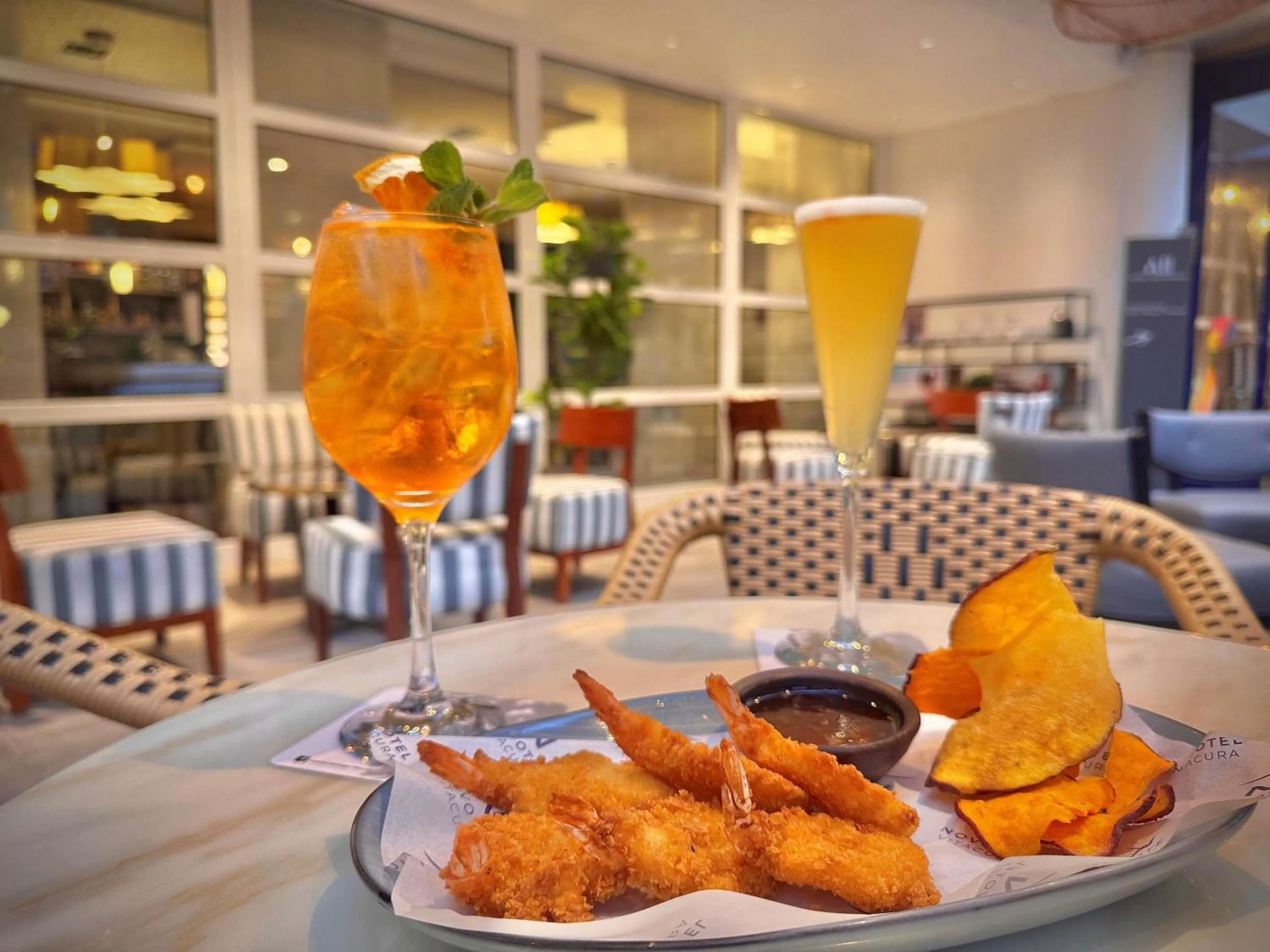 Lounge or bar in Novotel Santiago Vitacura