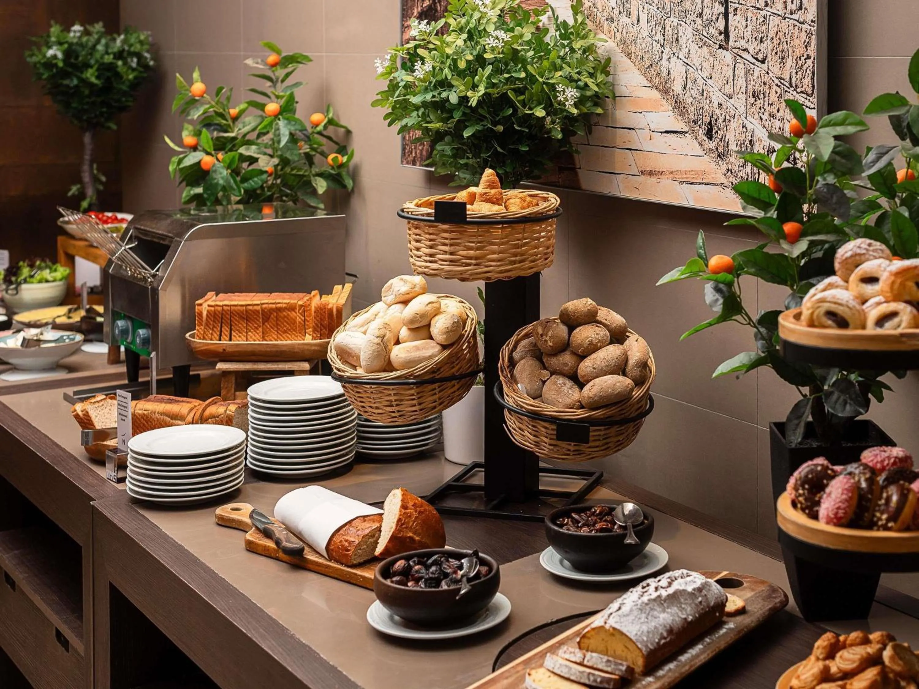 Restaurant/places to eat in Novotel Santiago Vitacura