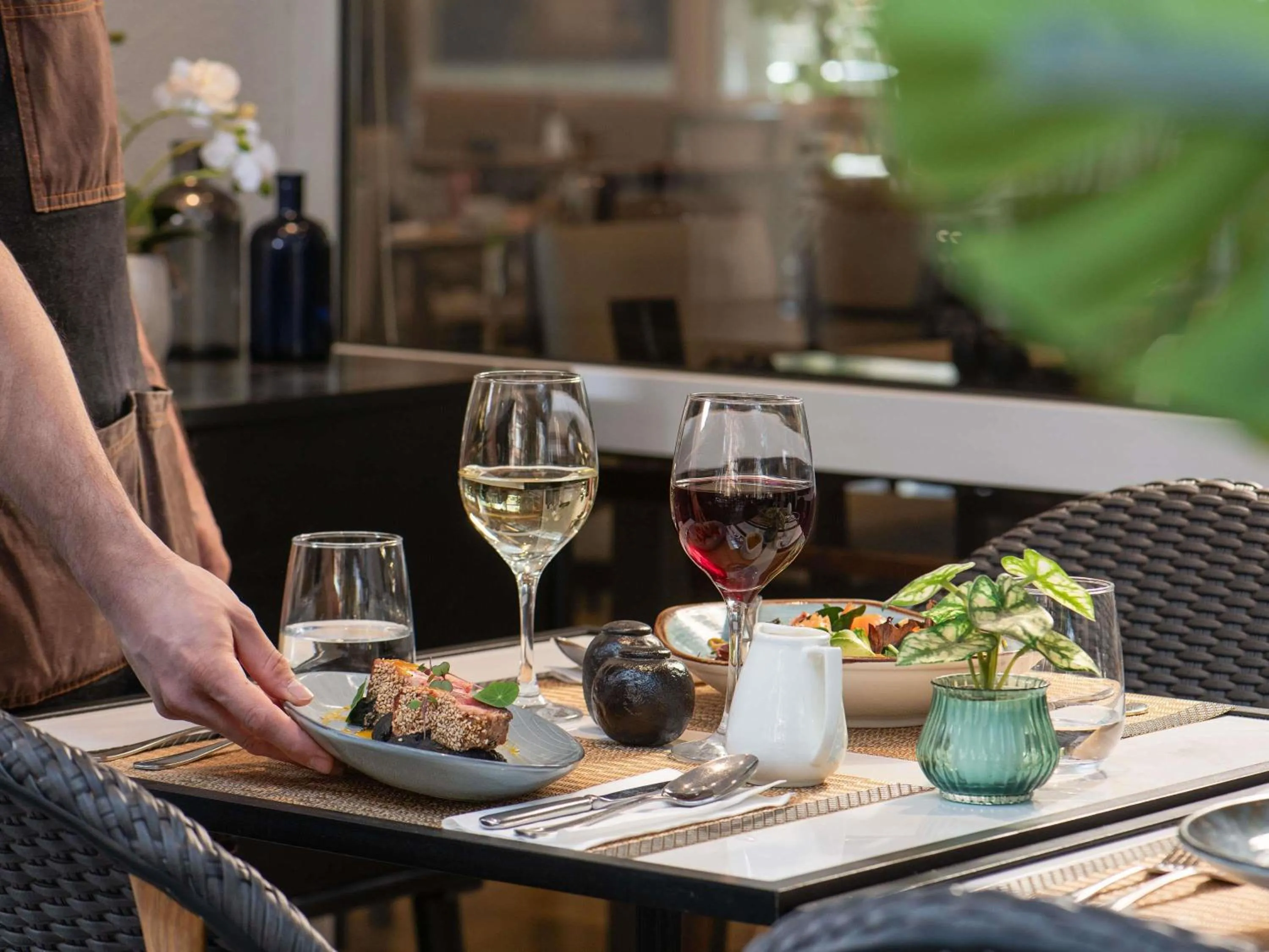 Restaurant/places to eat in Novotel Santiago Vitacura