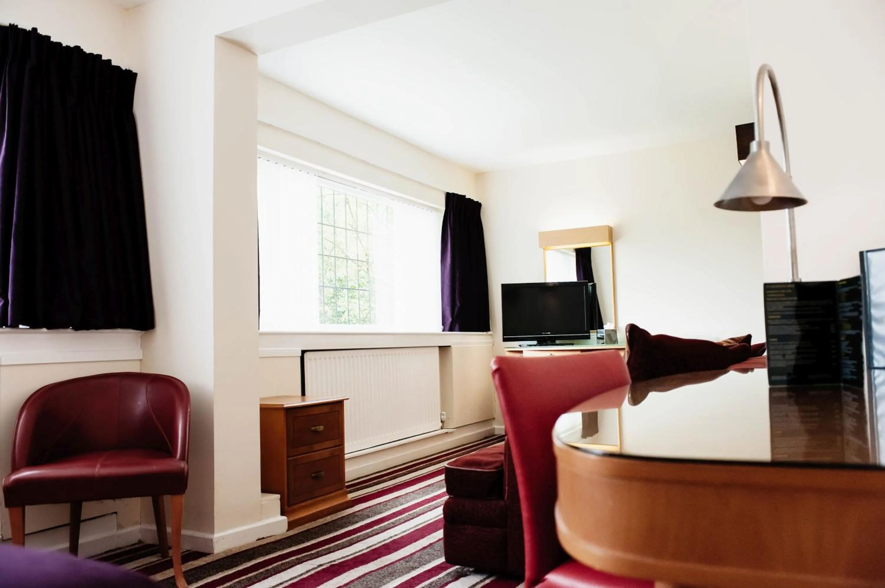 Bed in Southcrest Manor Hotel, Best Western Signature Collection