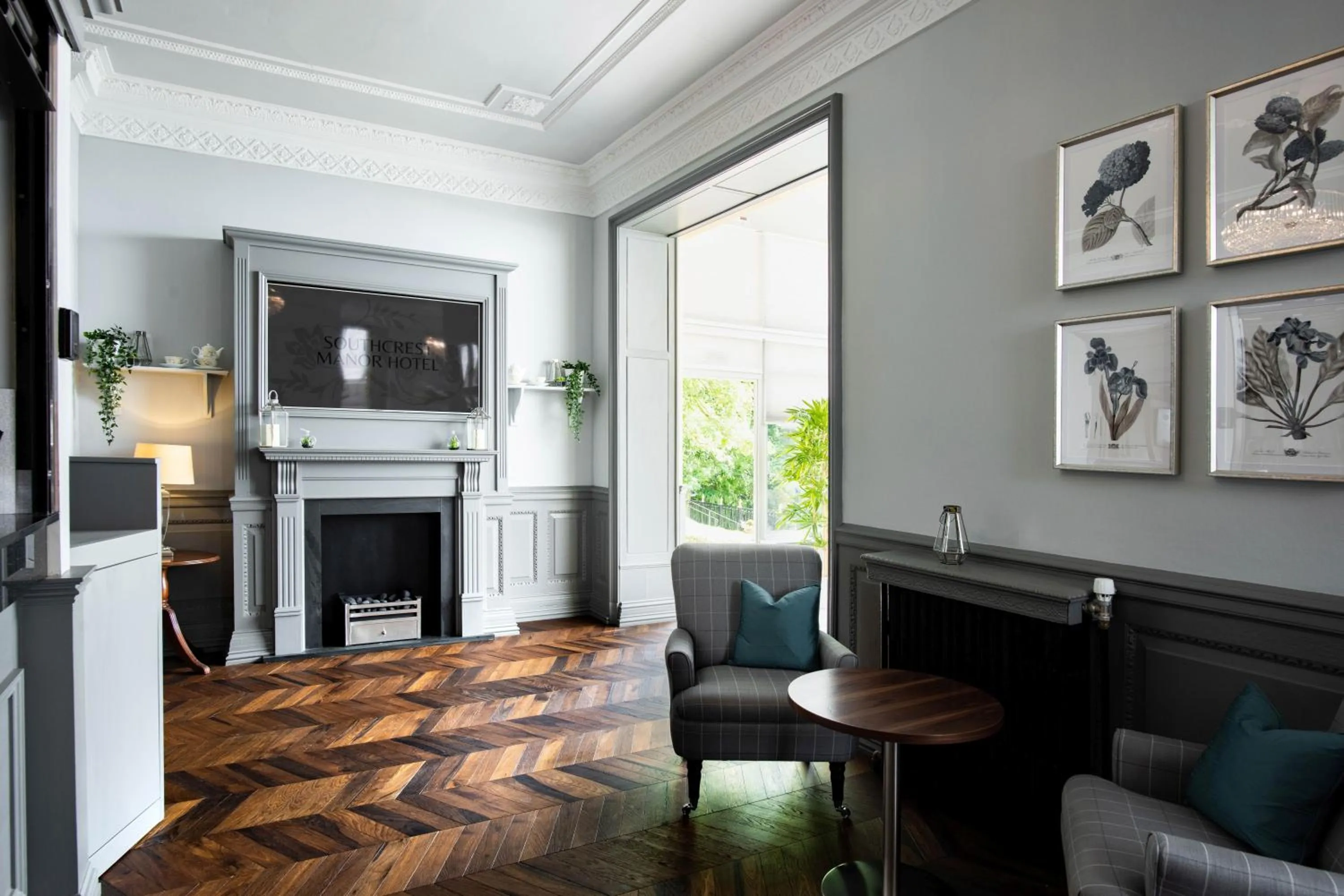 Lounge or bar in Southcrest Manor Hotel, Best Western Signature Collection