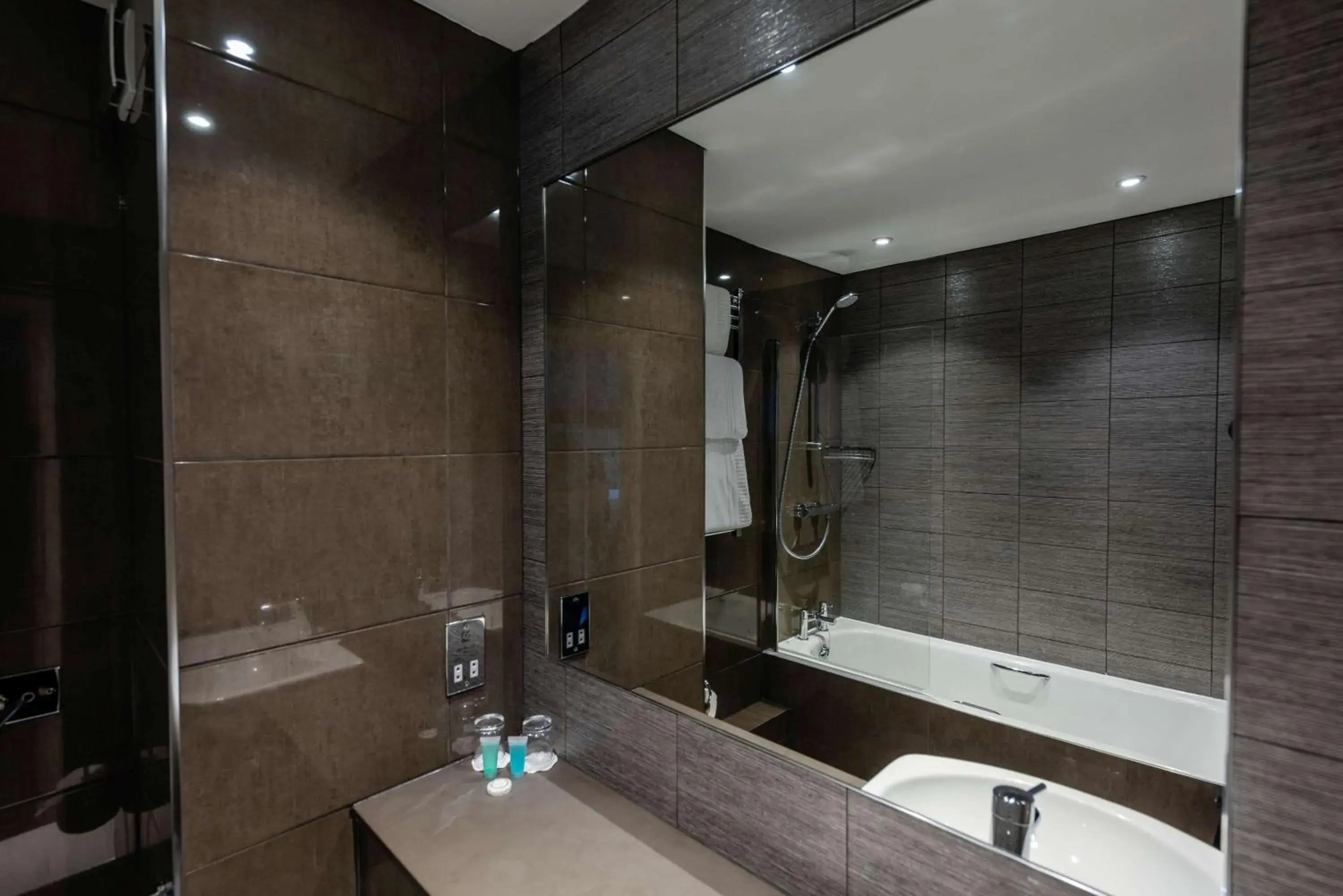 Photo of the whole room in Southcrest Manor Hotel, Best Western Signature Collection Photo of the whole room in Southcrest Manor Hotel, Best Western Signature Collection