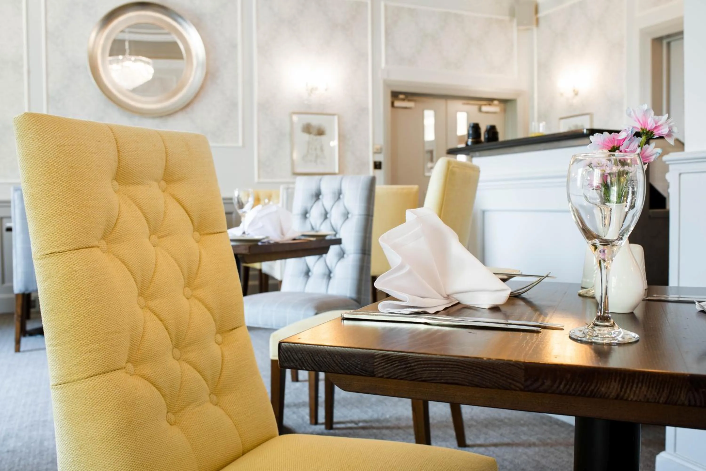 Food and drinks in Southcrest Manor Hotel, Best Western Signature Collection