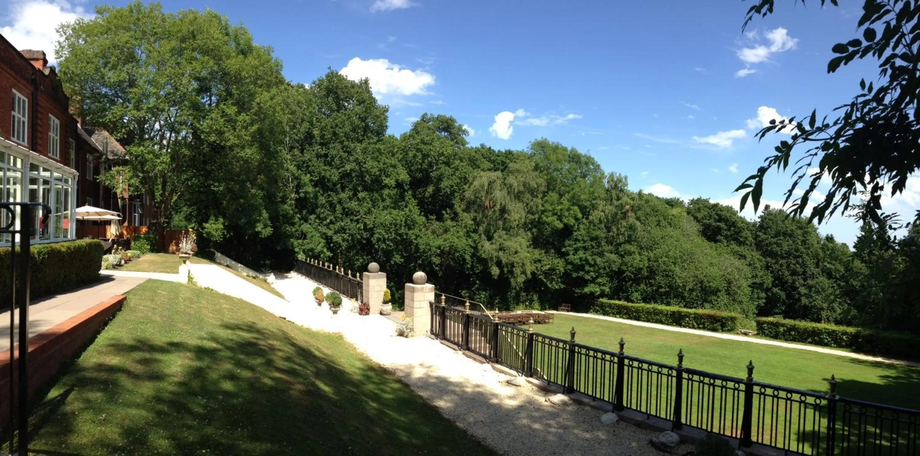 Patio in Southcrest Manor Hotel, Best Western Signature Collection