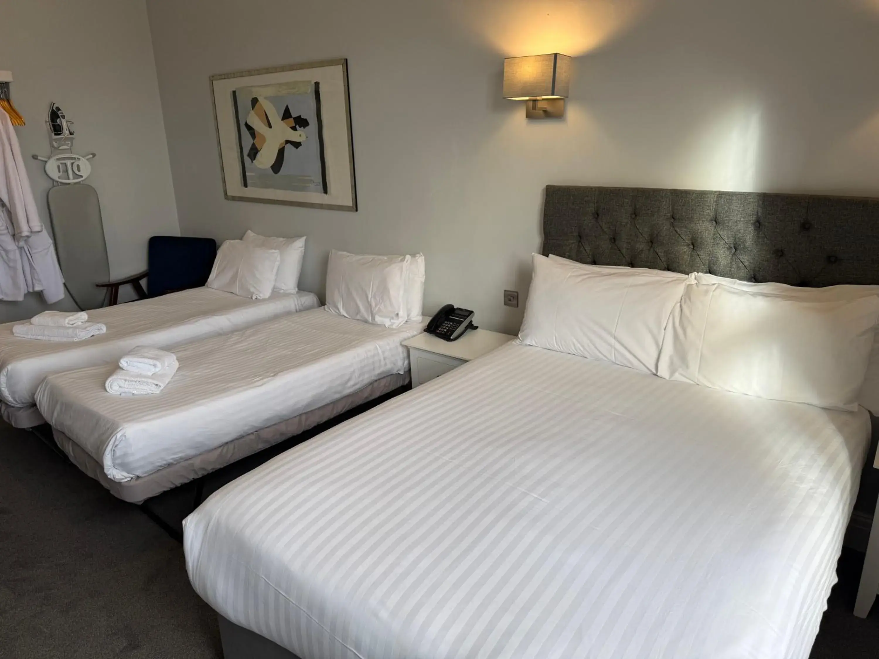 Bed in Southcrest Manor Hotel, Best Western Signature Collection Bed in Southcrest Manor Hotel, Best Western Signature Collection