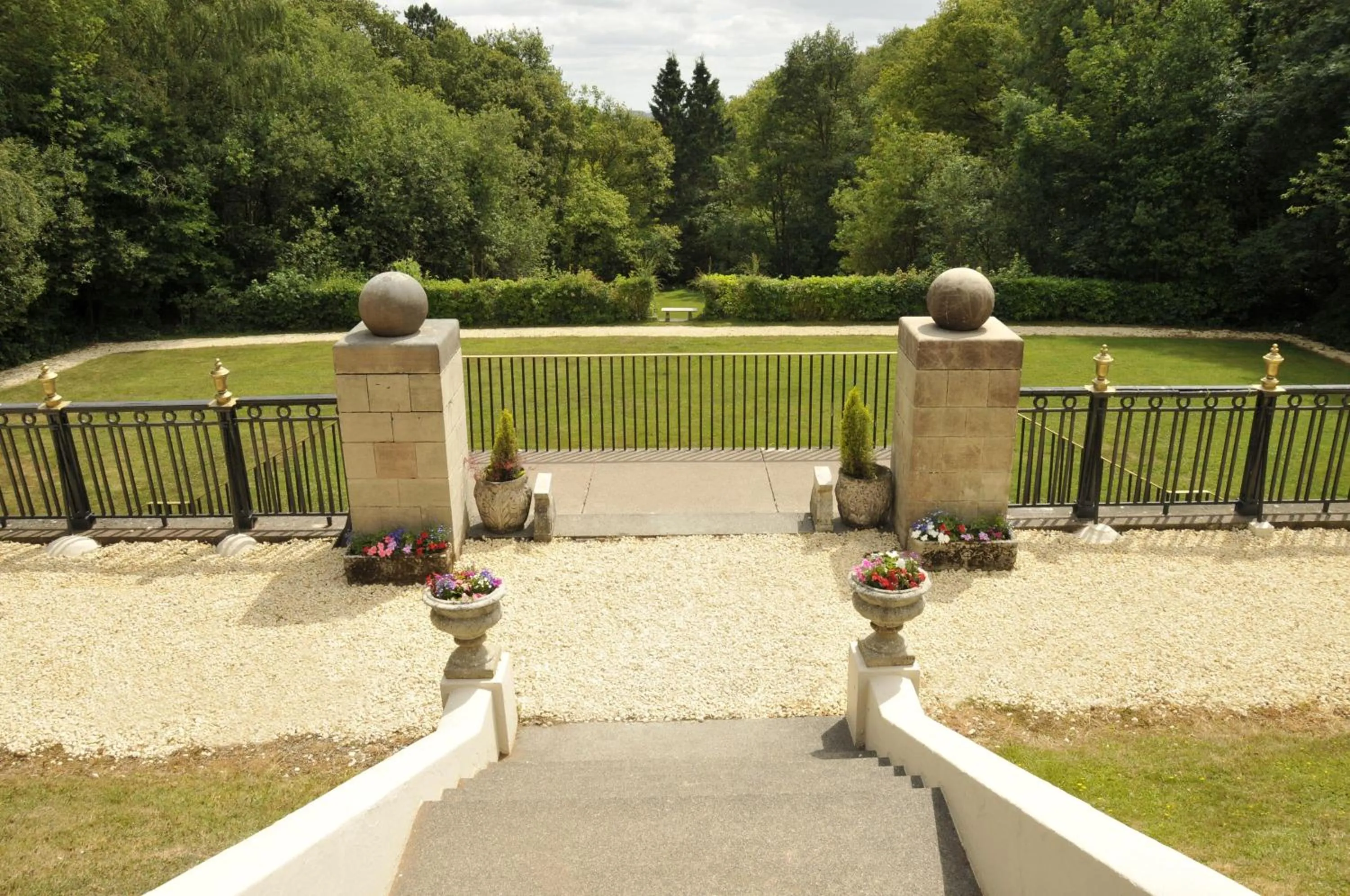 Property building in Southcrest Manor Hotel, Best Western Signature Collection