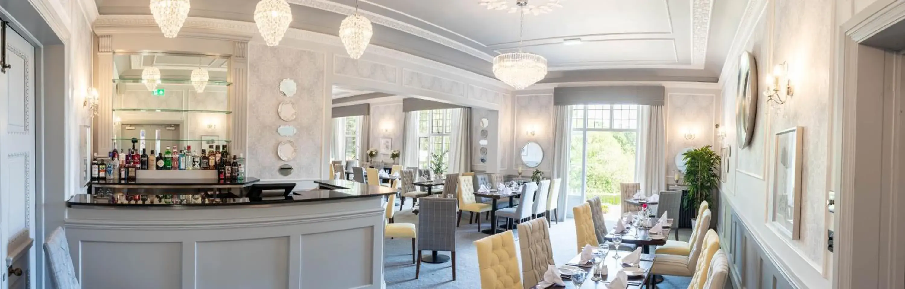 Lounge or bar in Southcrest Manor Hotel, Best Western Signature Collection Lounge or bar in Southcrest Manor Hotel, Best Western Signature Collection