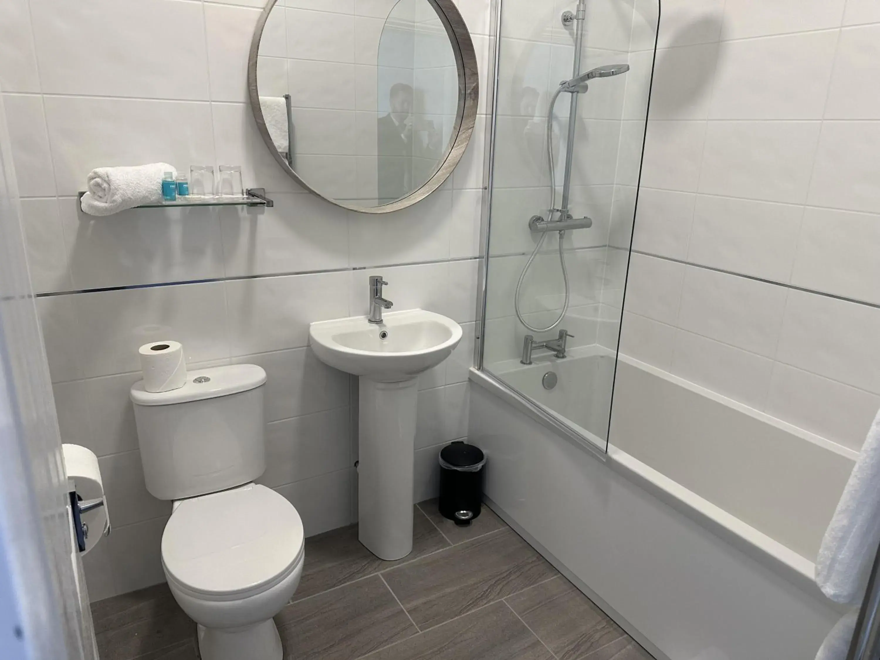 Bedroom in Southcrest Manor Hotel, Best Western Signature Collection Bedroom in Southcrest Manor Hotel, Best Western Signature Collection