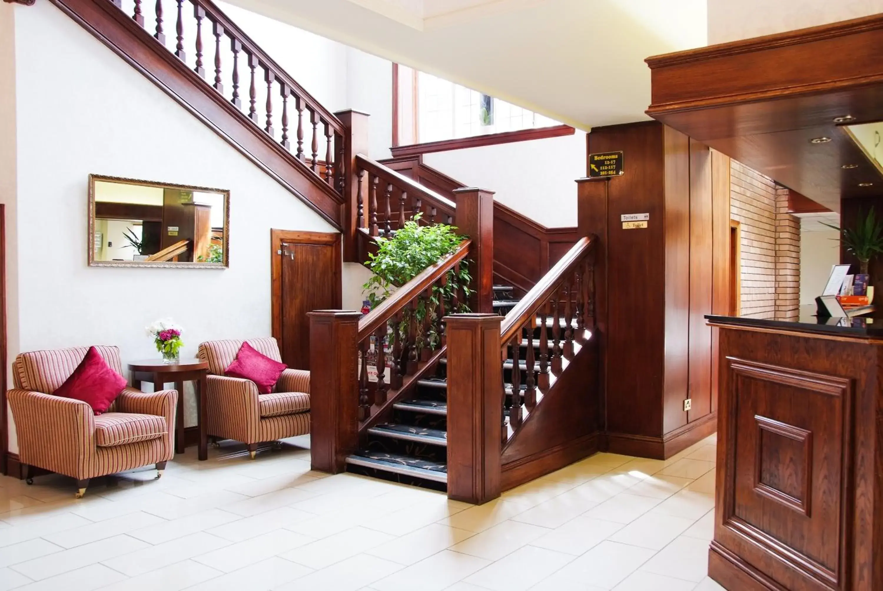 Lobby or reception in Southcrest Manor Hotel, Best Western Signature Collection Lobby or reception in Southcrest Manor Hotel, Best Western Signature Collection