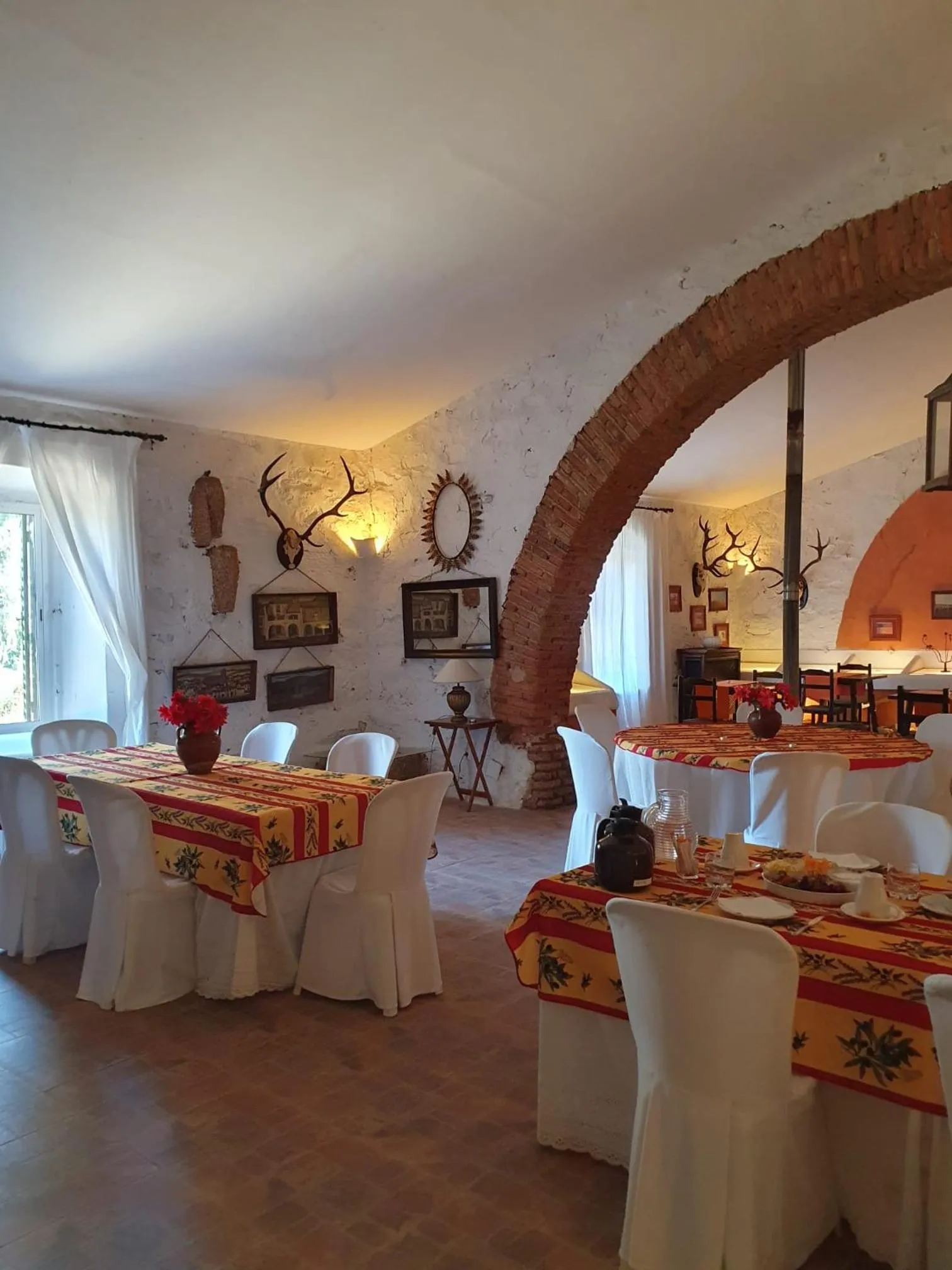 Restaurant/places to eat in Hotel Rural El Vaqueril