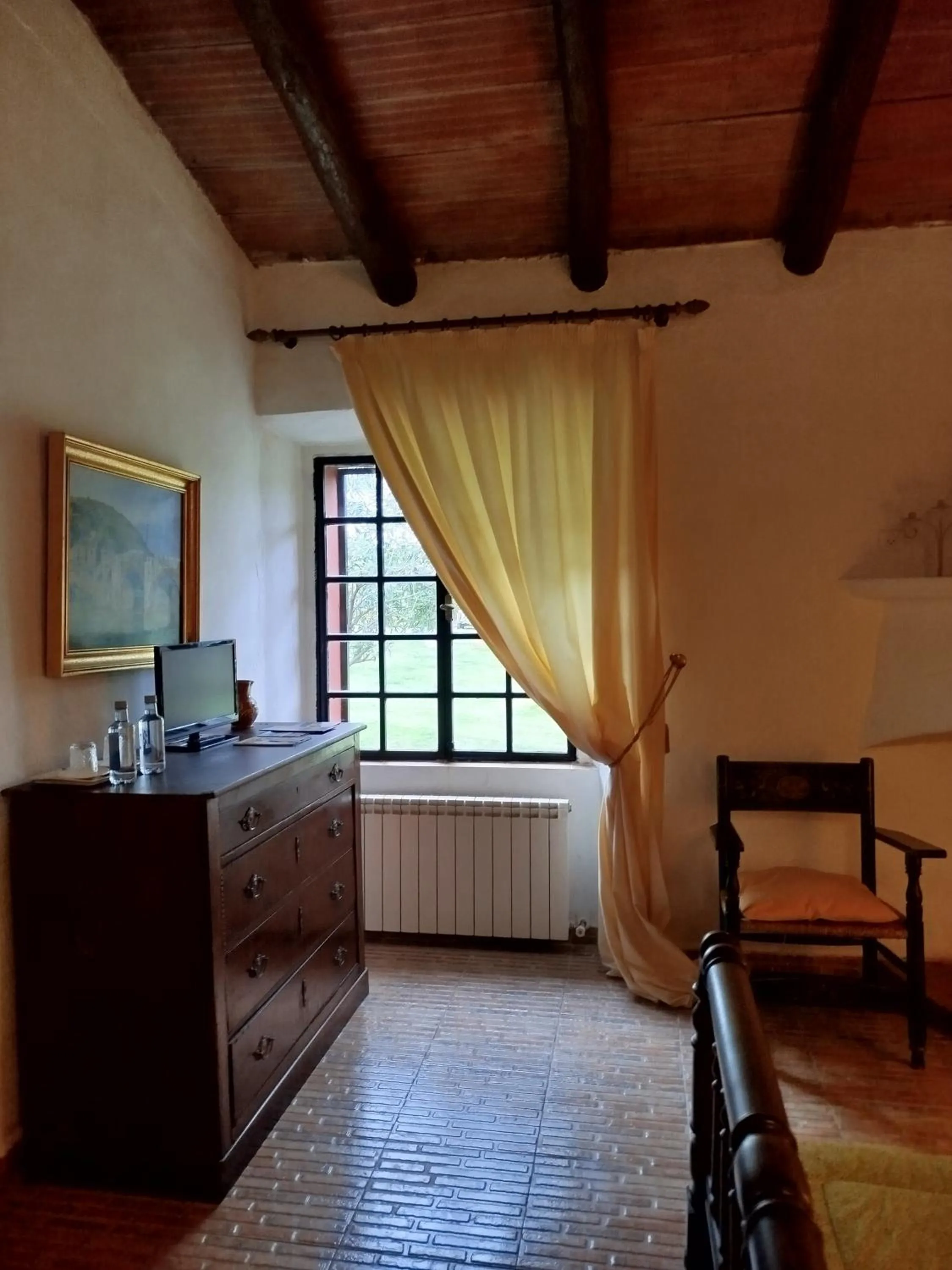 TV and multimedia in Hotel Rural El Vaqueril